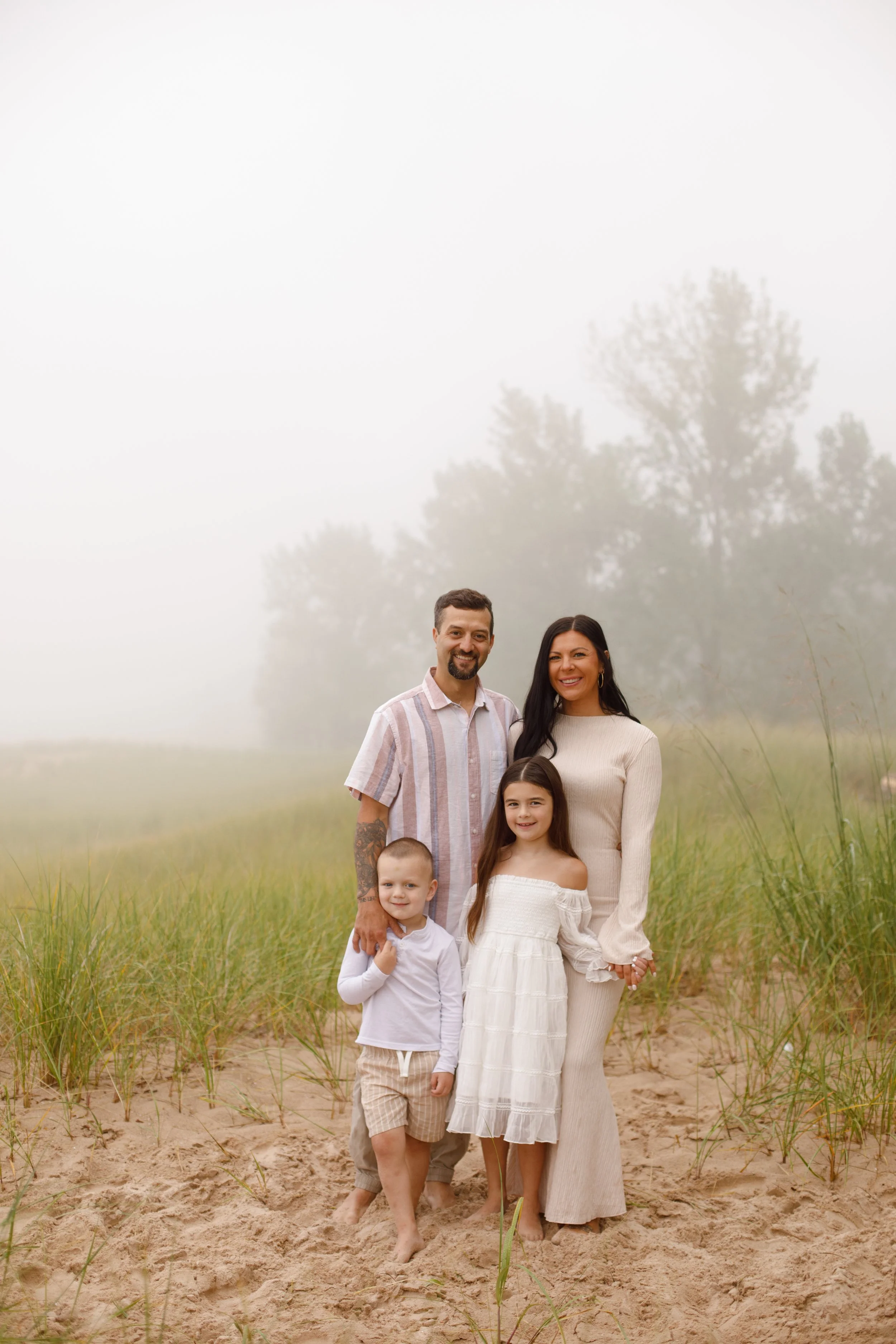 JessicaMax-michigan-family-photographer-pentwater-extended-family-session-documentary-sunrise-27.jpg