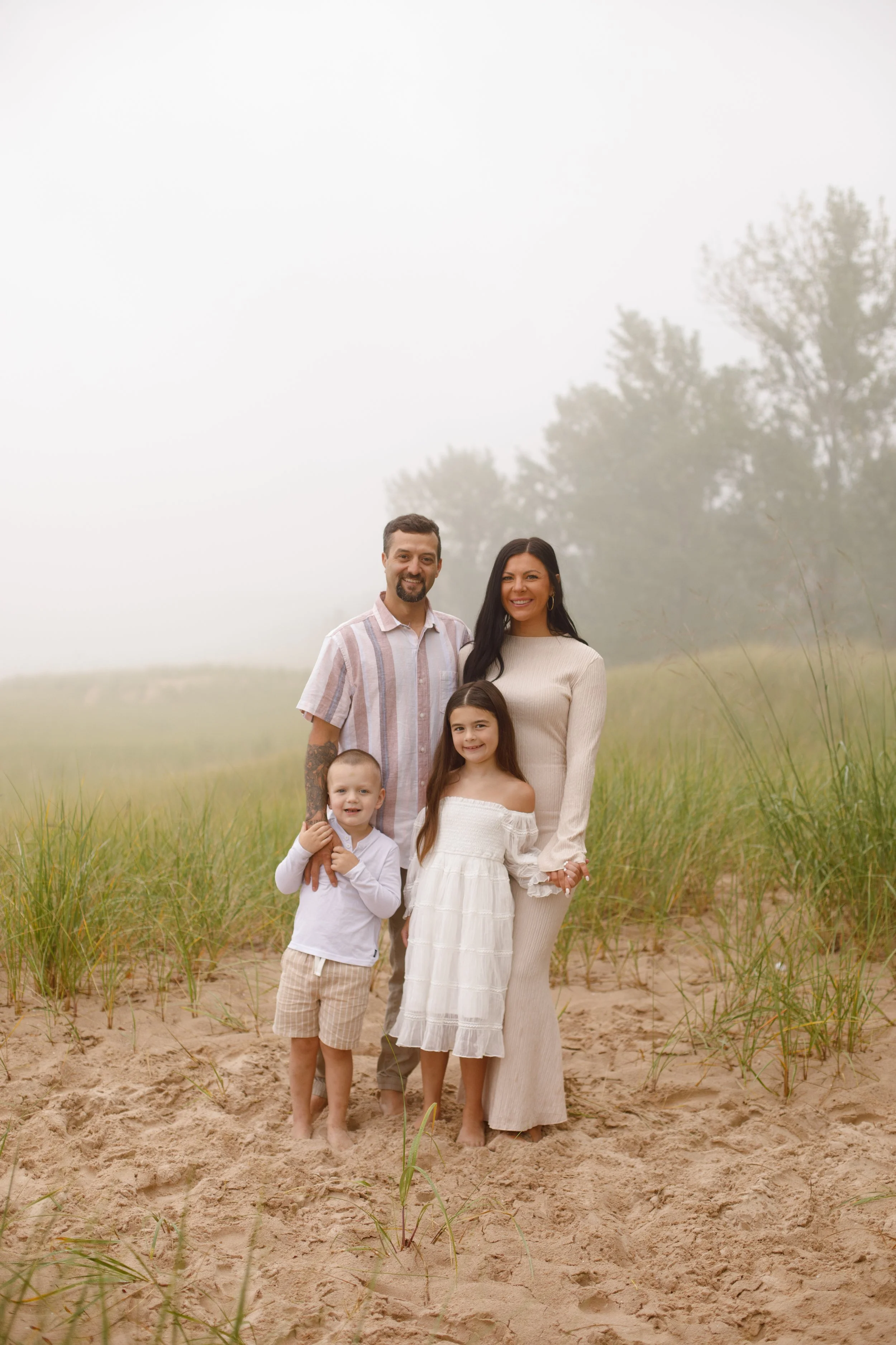 JessicaMax-michigan-family-photographer-pentwater-extended-family-session-documentary-sunrise-32.jpg