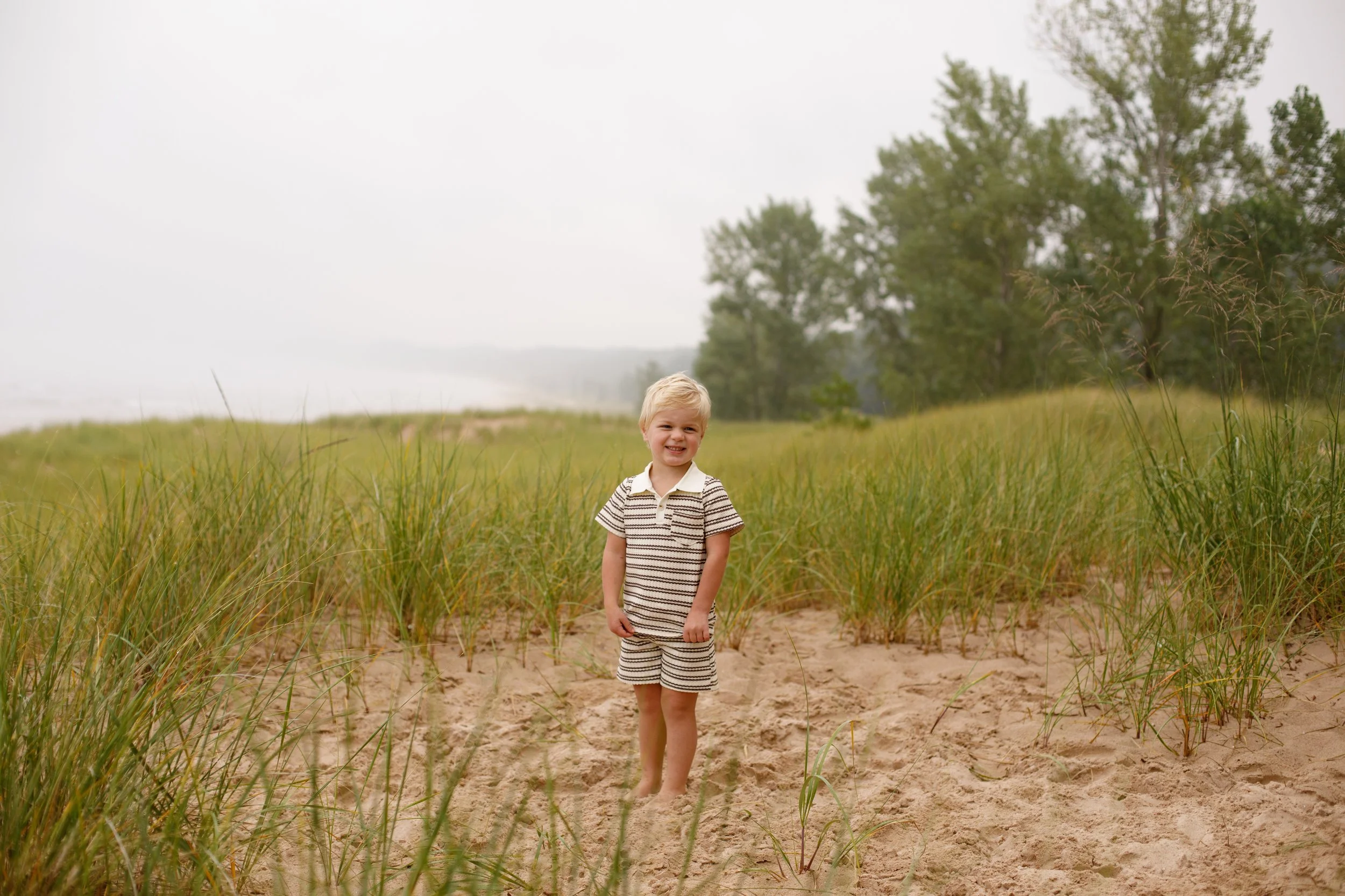 JessicaMax-michigan-family-photographer-pentwater-extended-family-session-documentary-sunrise-66.jpg