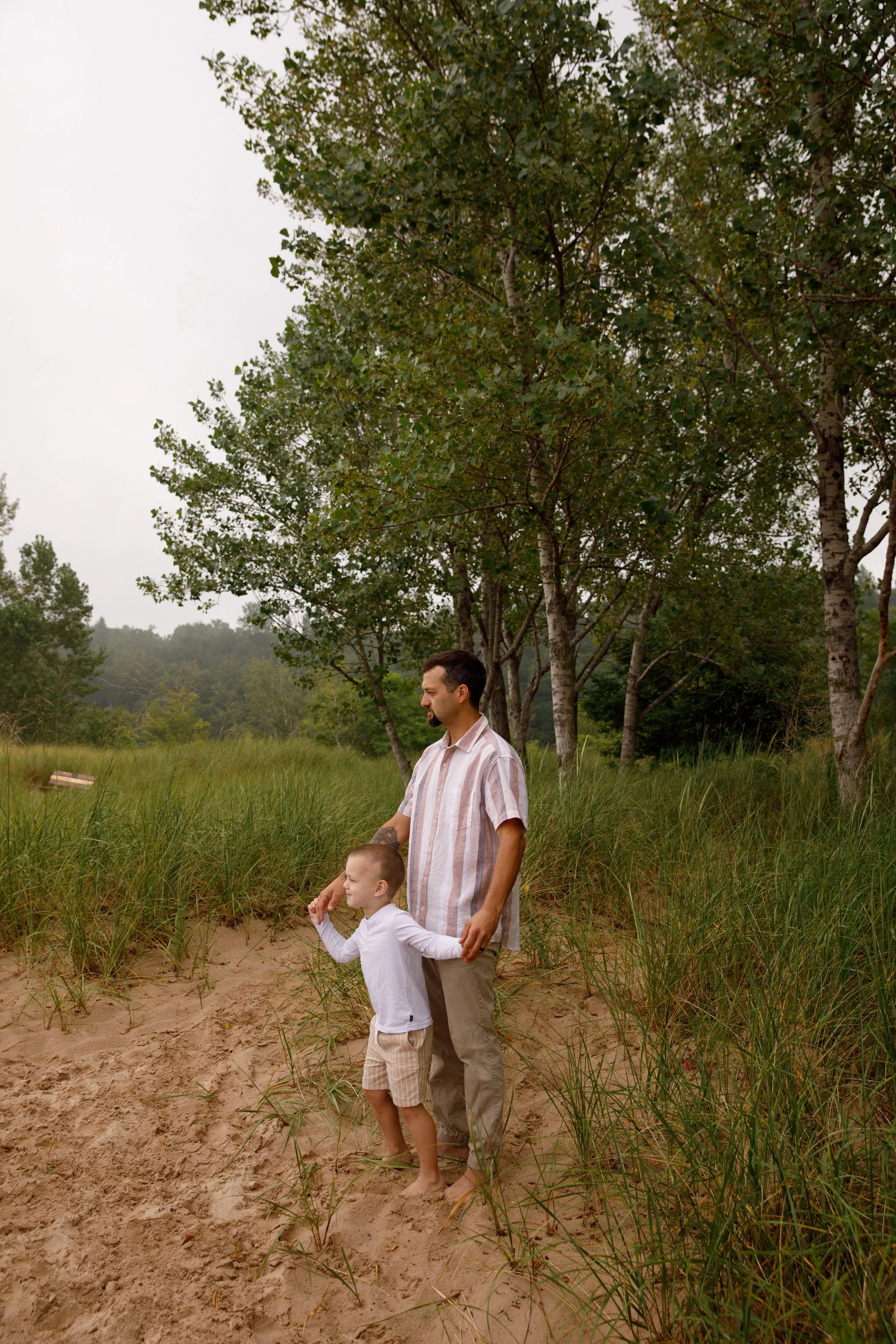 JessicaMax-michigan-family-photographer-pentwater-extended-family-session-documentary-sunrise-81.jpg