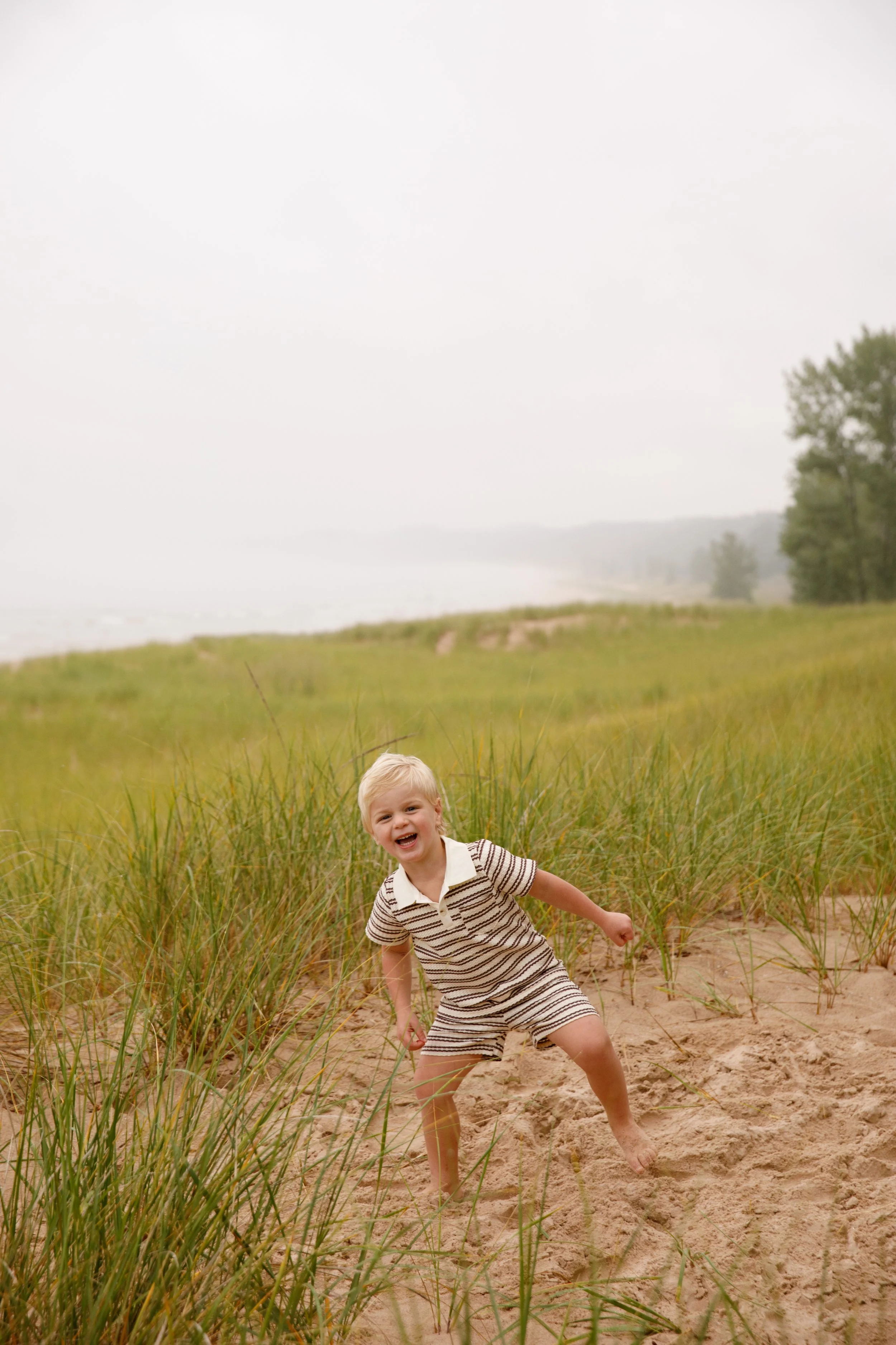 JessicaMax-michigan-family-photographer-pentwater-extended-family-session-documentary-sunrise-90.jpg