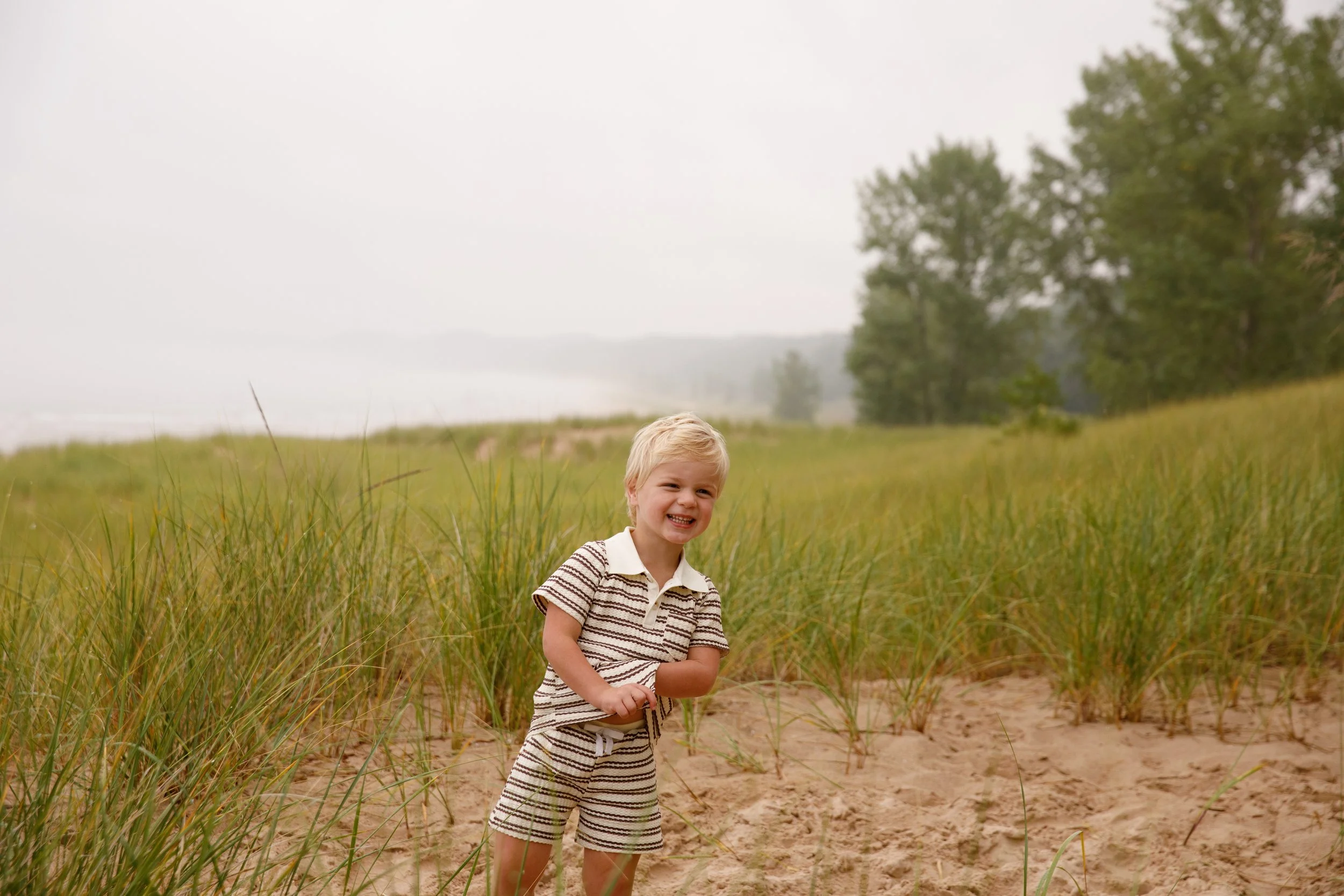 JessicaMax-michigan-family-photographer-pentwater-extended-family-session-documentary-sunrise-92.jpg