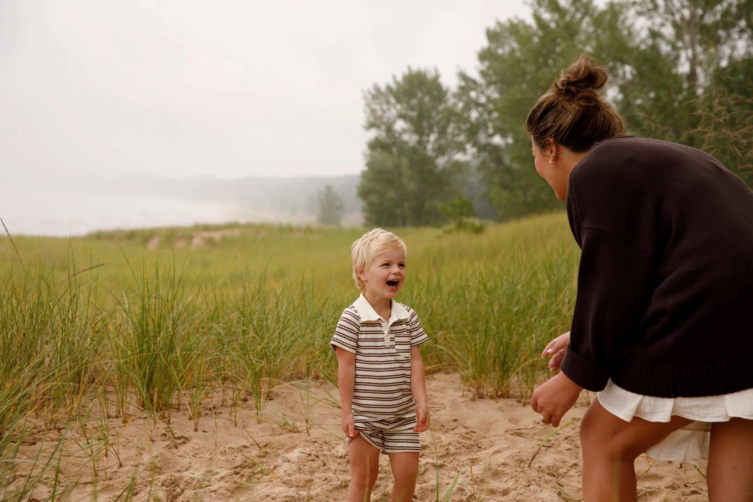 JessicaMax-michigan-family-photographer-pentwater-extended-family-session-documentary-sunrise-95.jpg