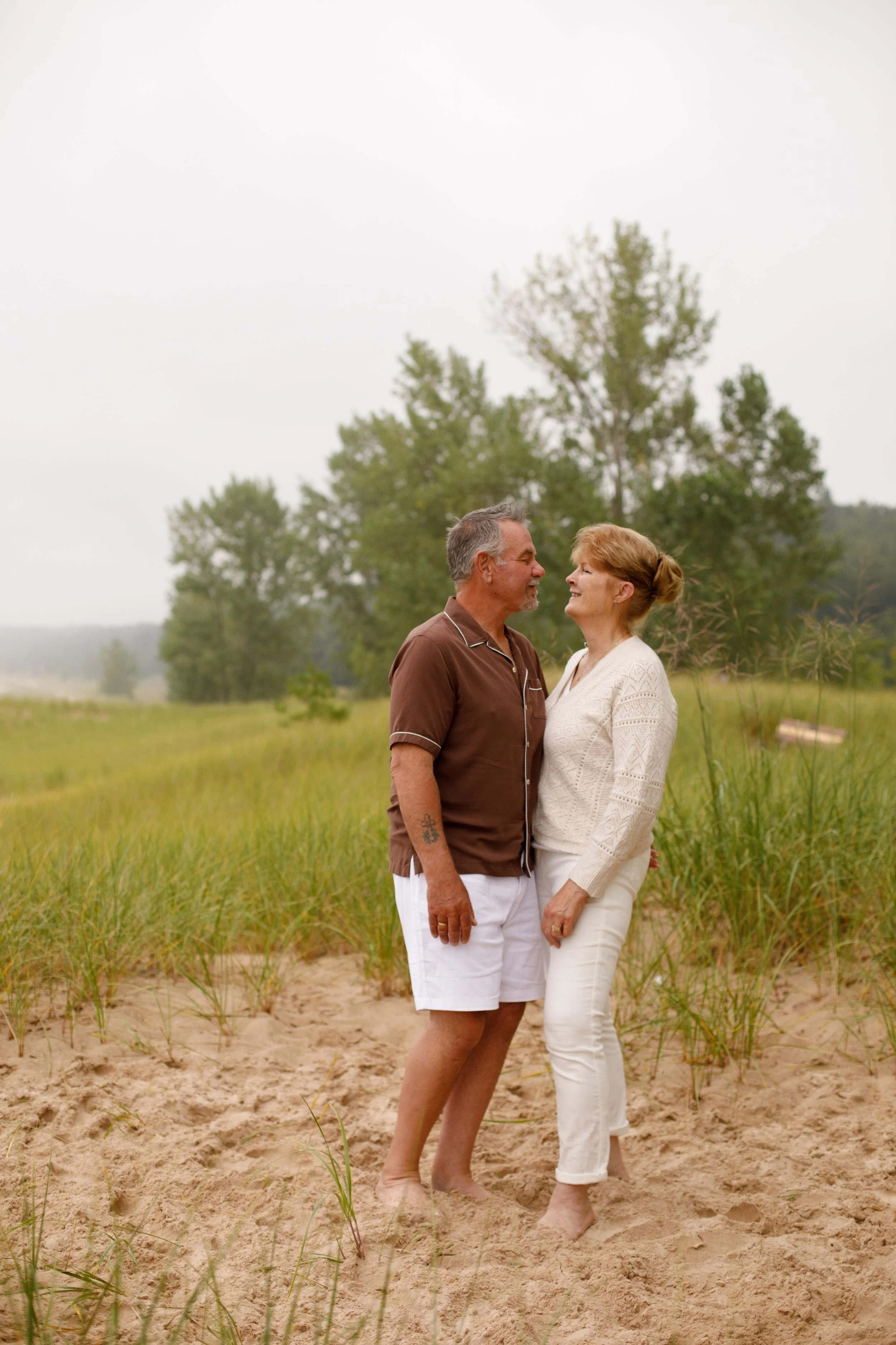 JessicaMax-michigan-family-photographer-pentwater-extended-family-session-documentary-sunrise-142.jpg