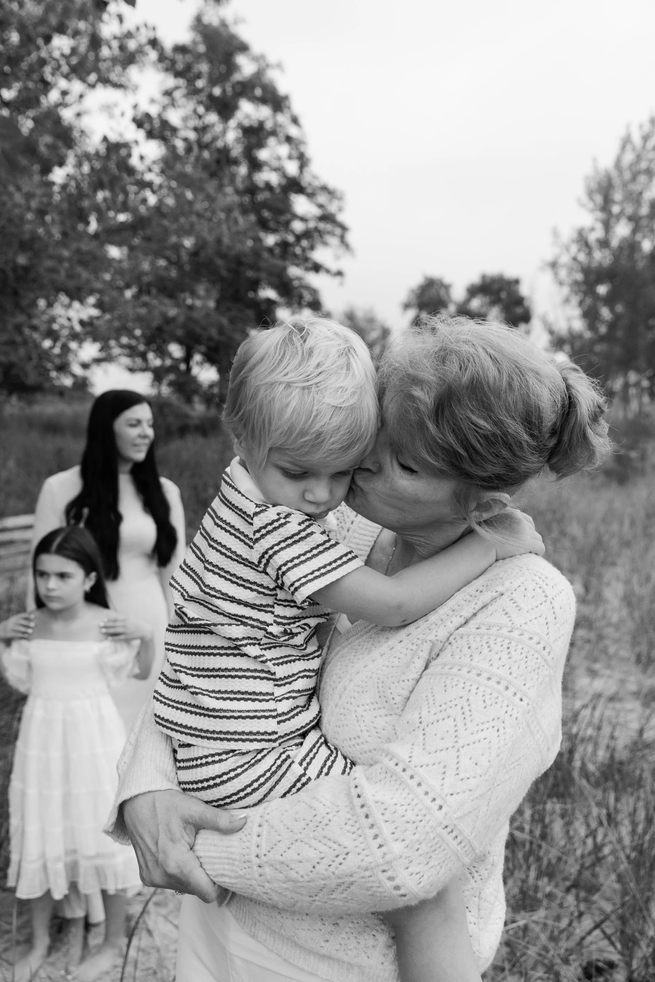 JessicaMax-michigan-family-photographer-pentwater-extended-family-session-documentary-sunrise-151.jpg