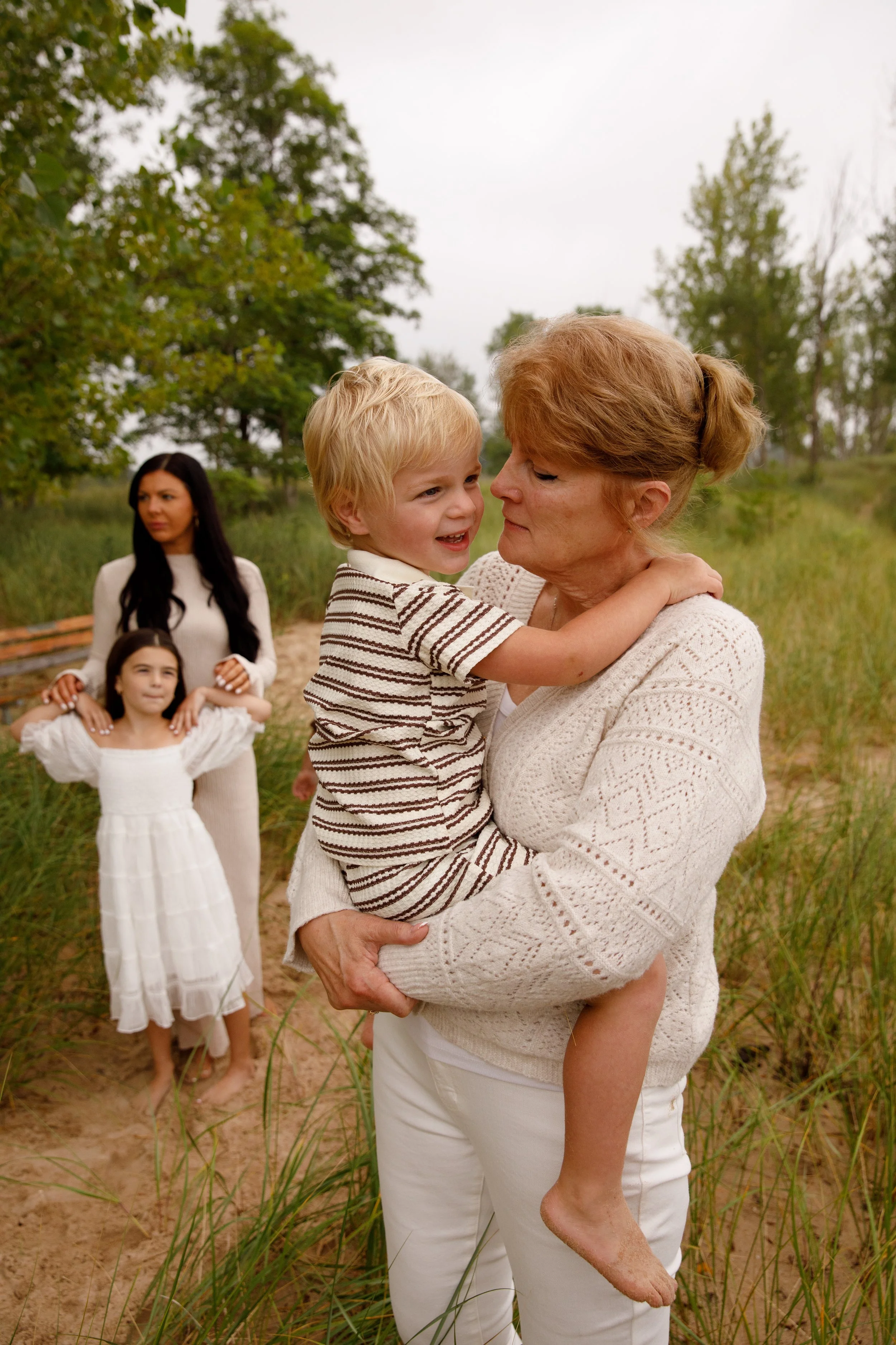 JessicaMax-michigan-family-photographer-pentwater-extended-family-session-documentary-sunrise-153.jpg