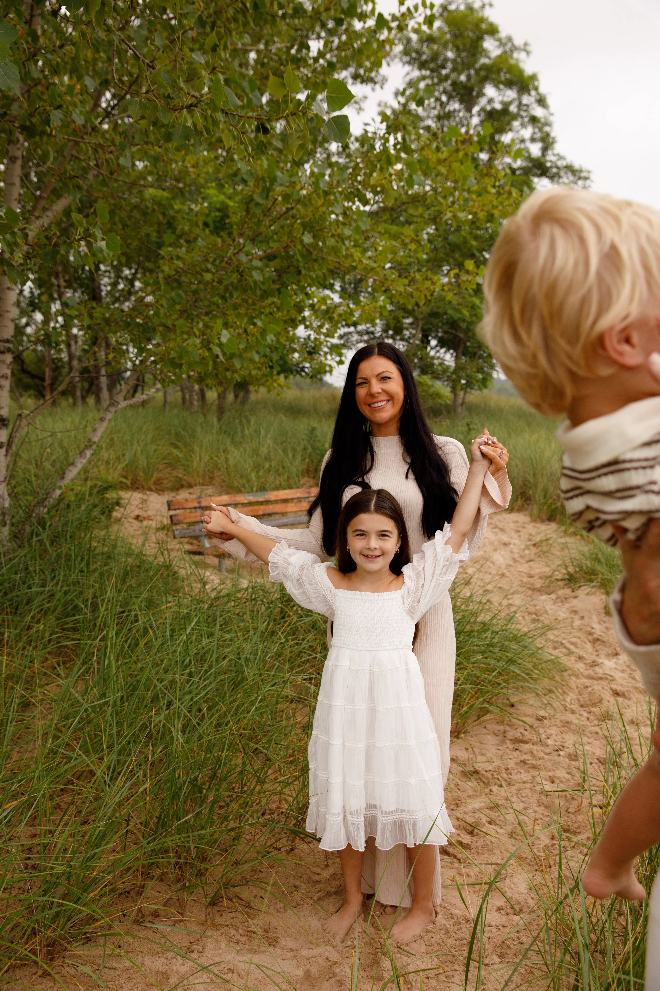 JessicaMax-michigan-family-photographer-pentwater-extended-family-session-documentary-sunrise-156.jpg