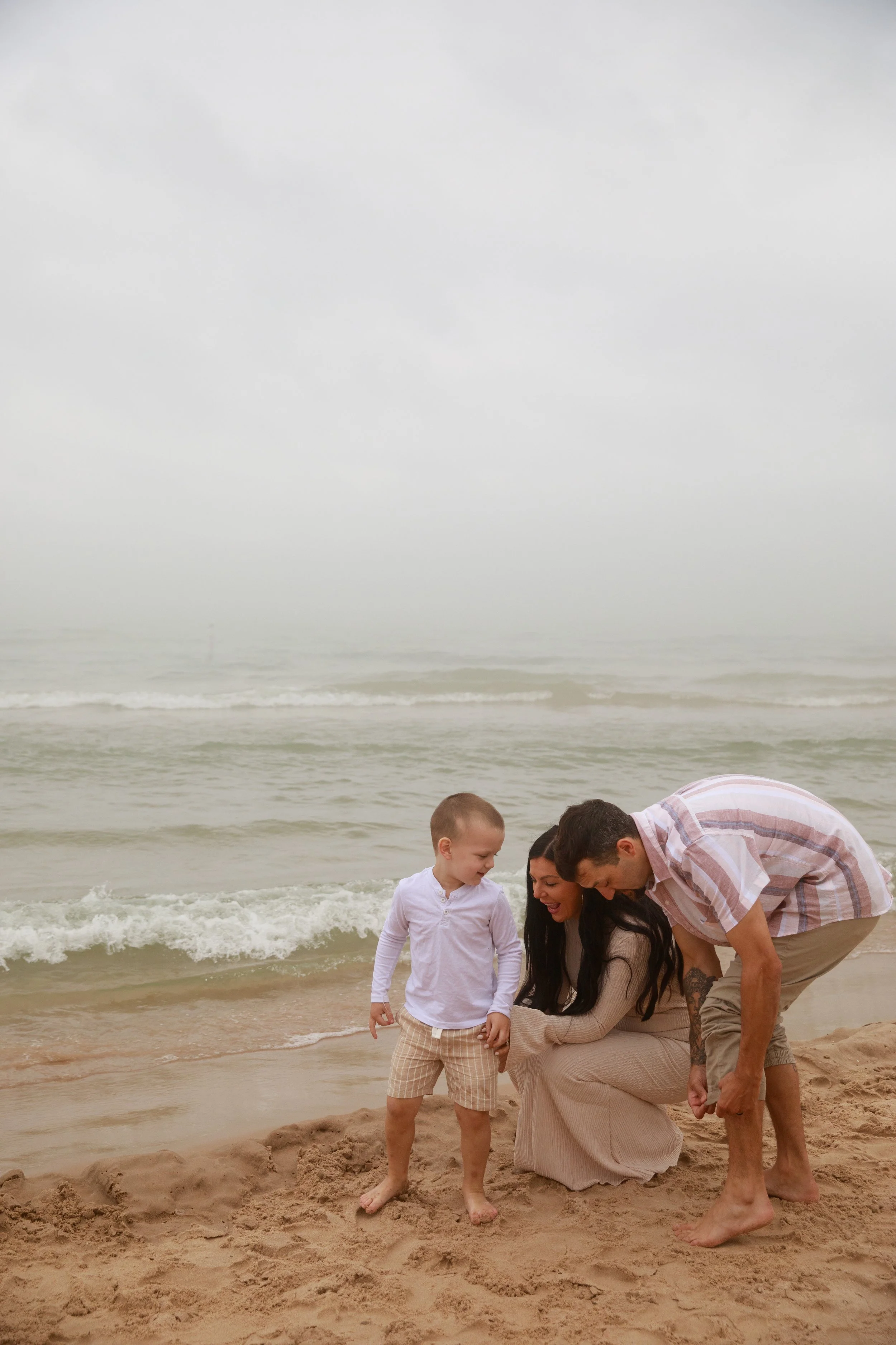 JessicaMax-michigan-family-photographer-pentwater-extended-family-session-documentary-sunrise-190.jpg