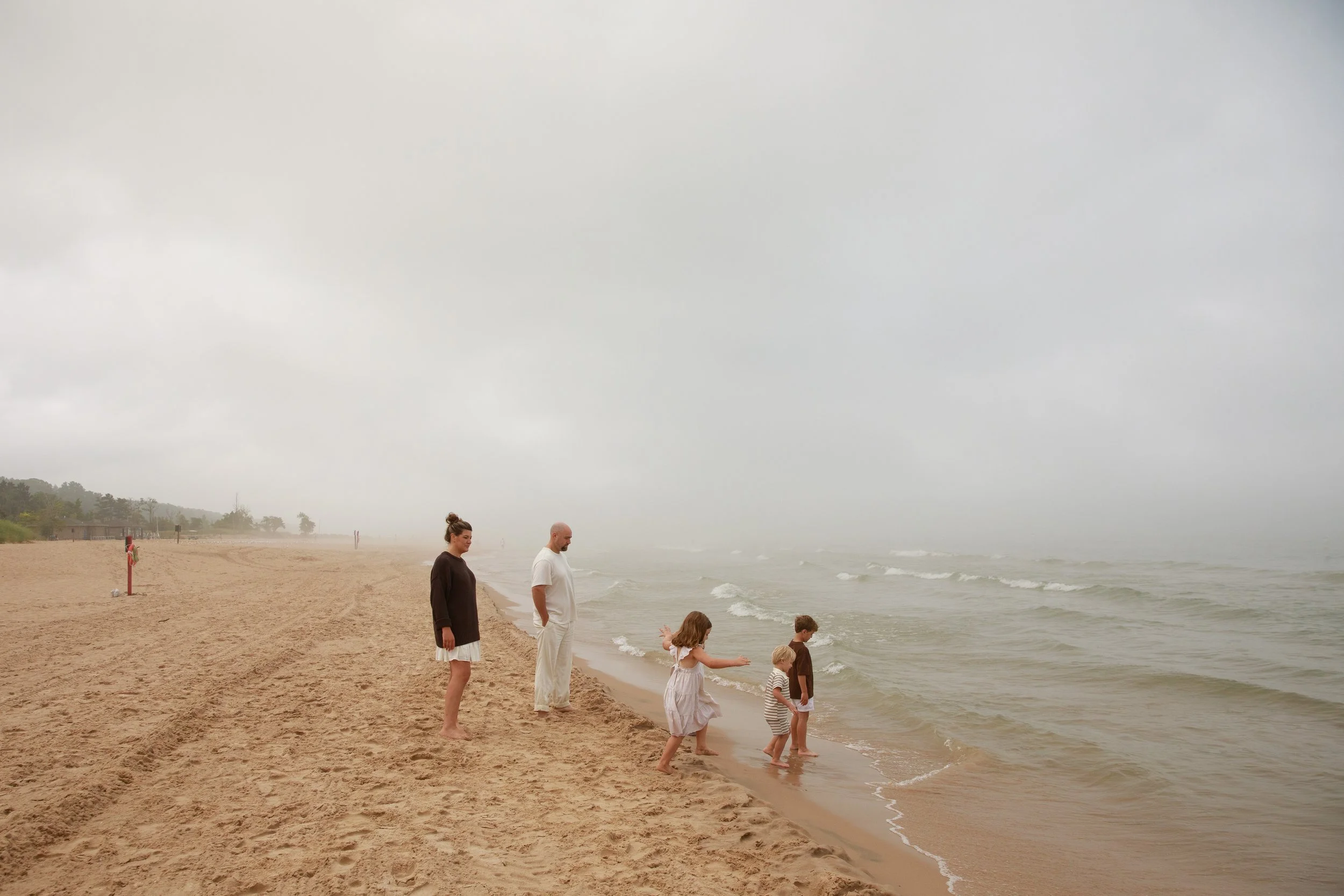 JessicaMax-michigan-family-photographer-pentwater-extended-family-session-documentary-sunrise-212.jpg