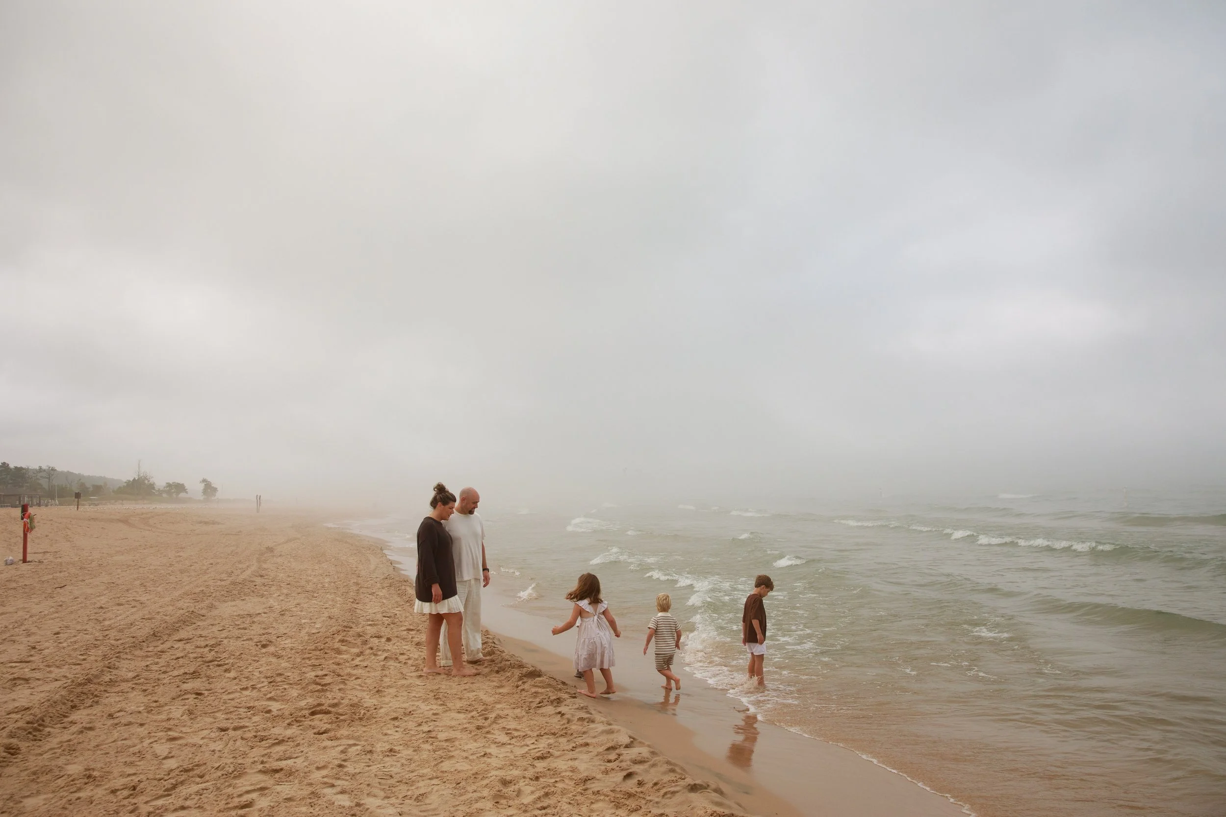 JessicaMax-michigan-family-photographer-pentwater-extended-family-session-documentary-sunrise-215.jpg