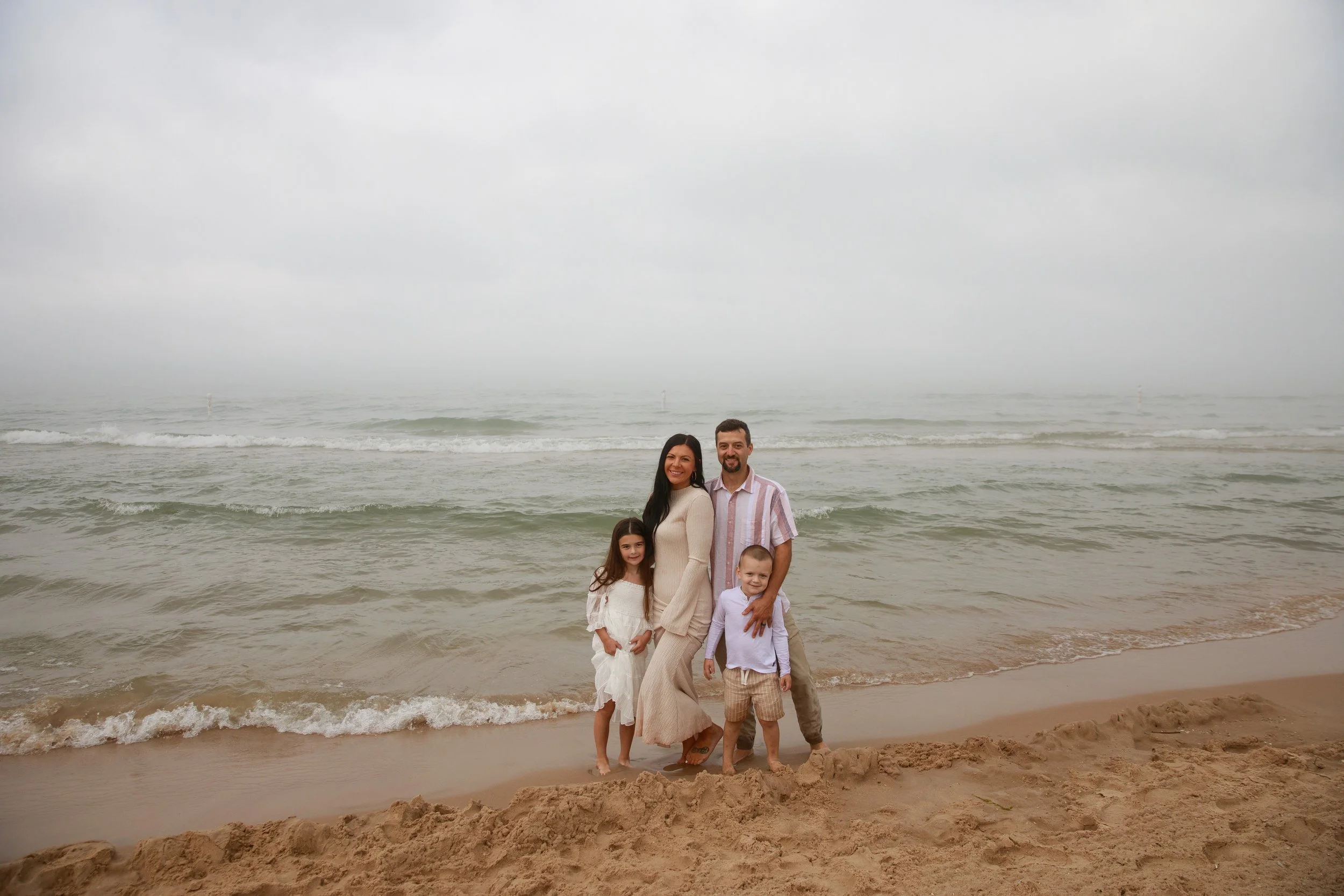 JessicaMax-michigan-family-photographer-pentwater-extended-family-session-documentary-sunrise-220.jpg