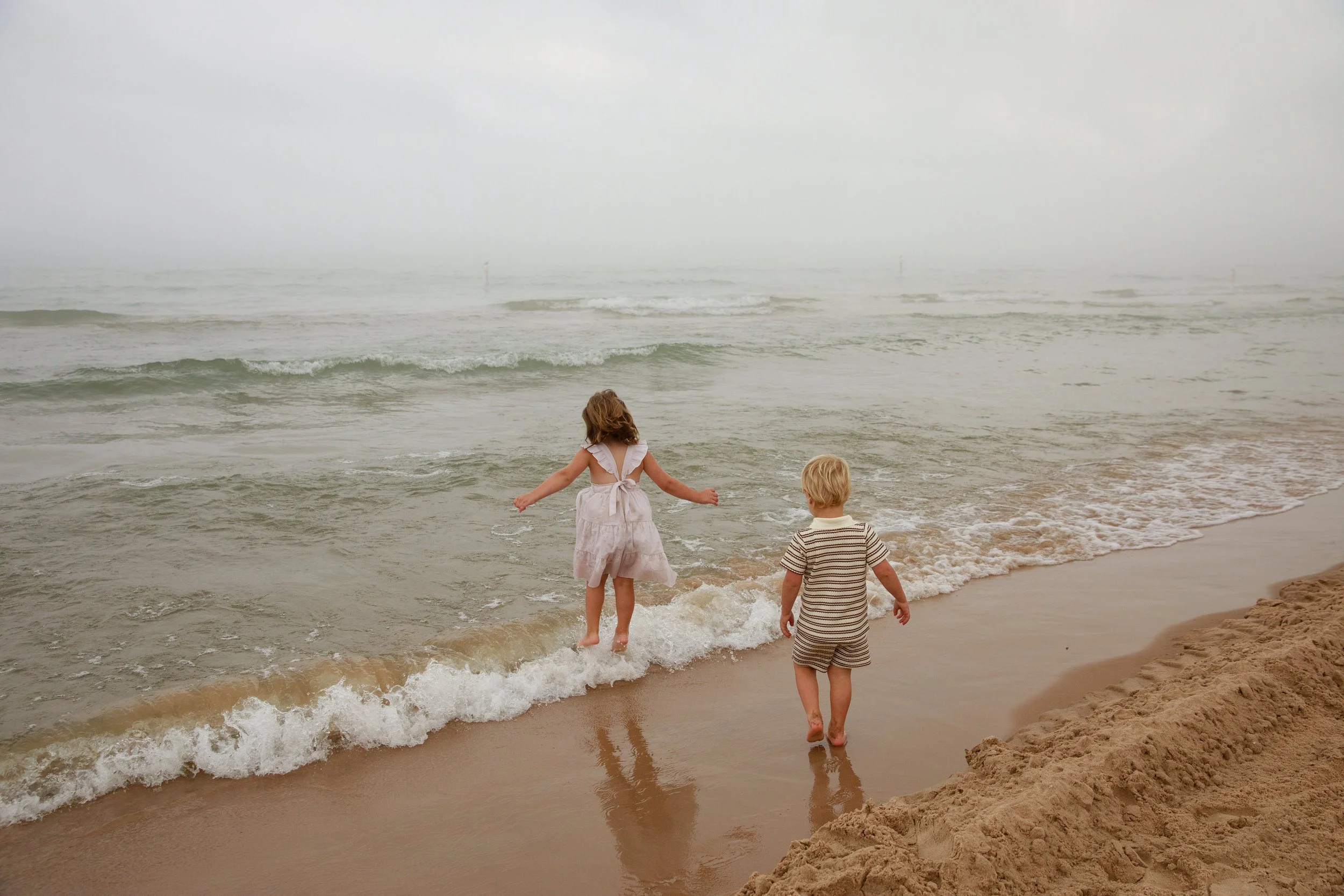 JessicaMax-michigan-family-photographer-pentwater-extended-family-session-documentary-sunrise-227.jpg