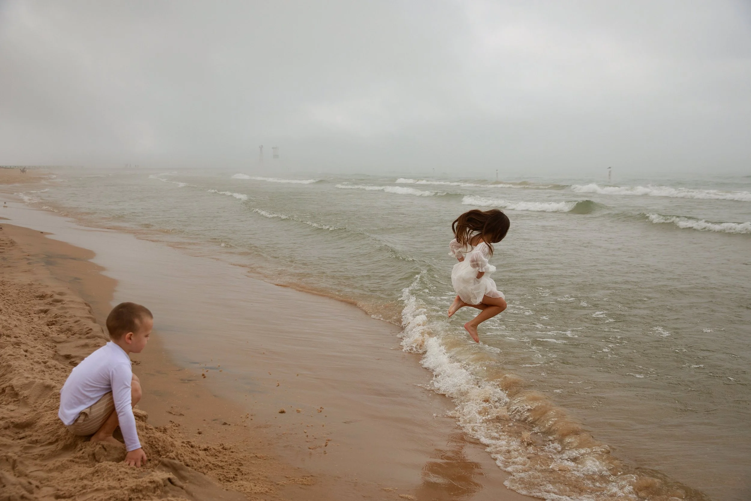 JessicaMax-michigan-family-photographer-pentwater-extended-family-session-documentary-sunrise-243.jpg
