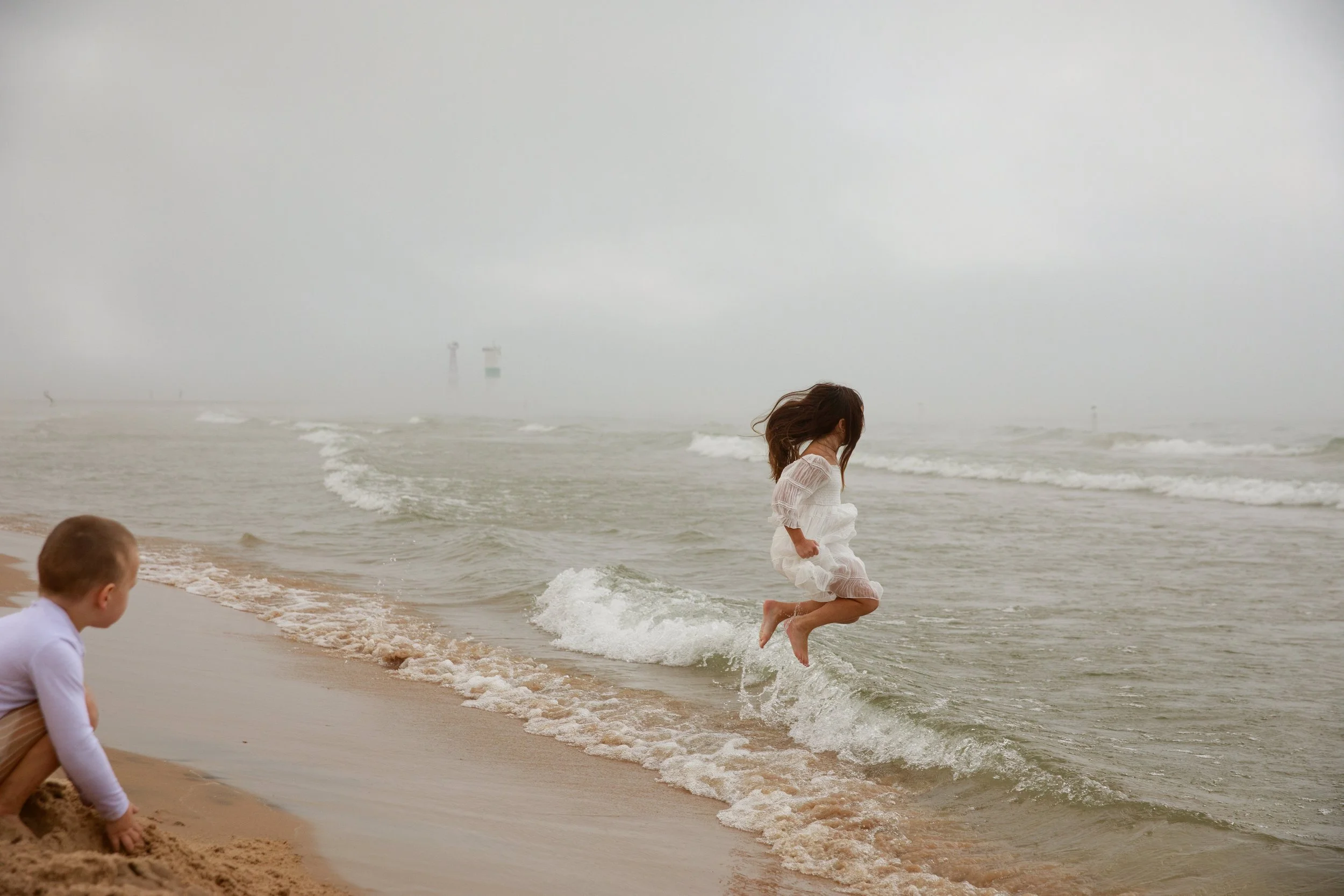 JessicaMax-michigan-family-photographer-pentwater-extended-family-session-documentary-sunrise-245.jpg