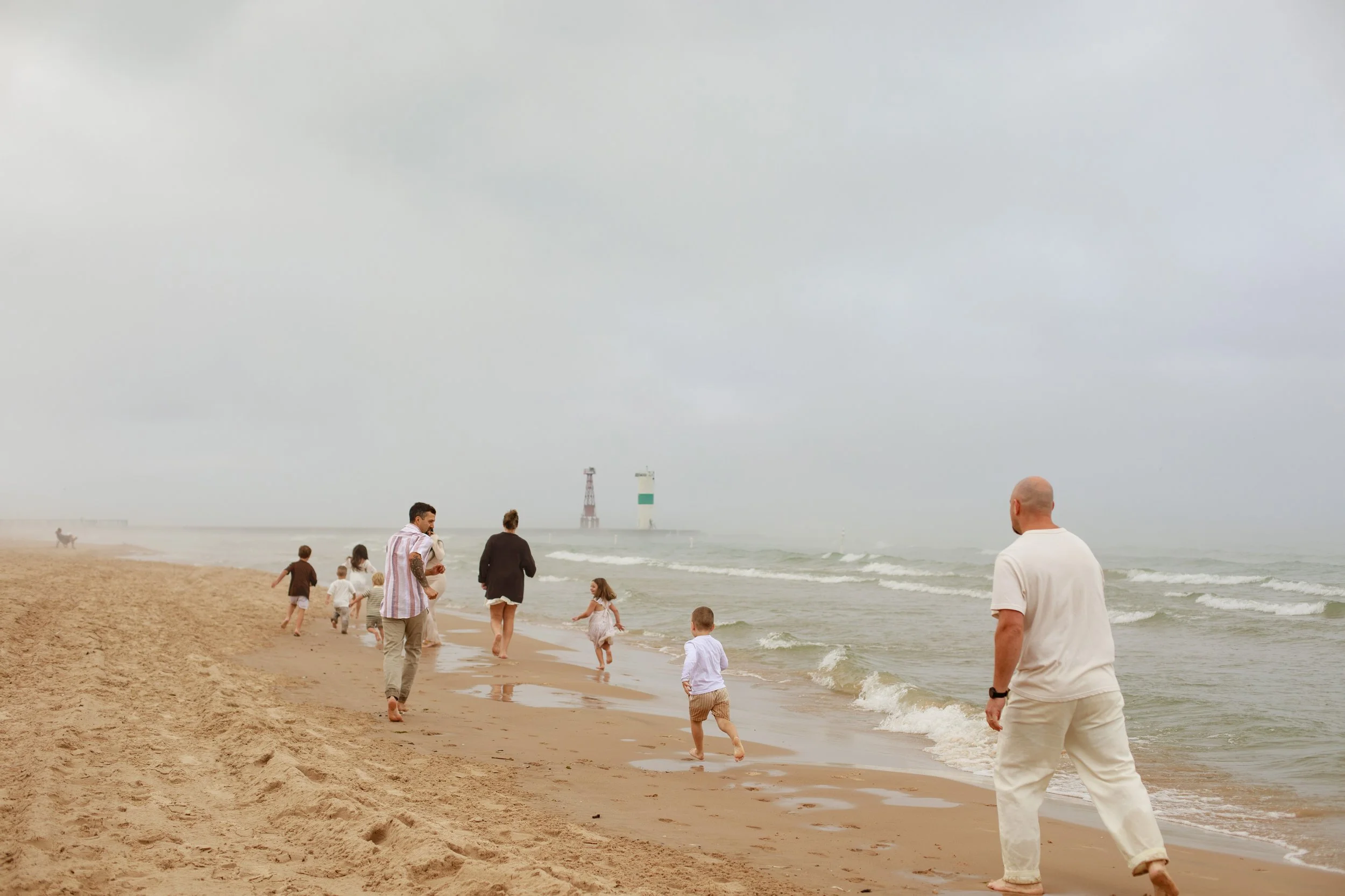 JessicaMax-michigan-family-photographer-pentwater-extended-family-session-documentary-sunrise-250.jpg