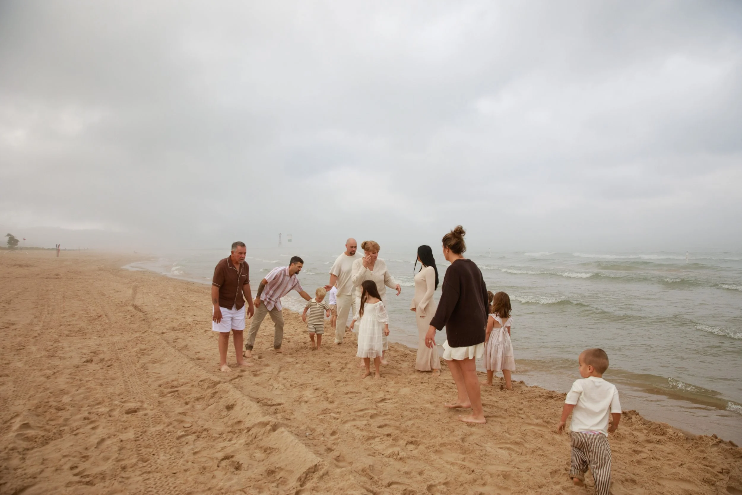 JessicaMax-michigan-family-photographer-pentwater-extended-family-session-documentary-sunrise-256.jpg