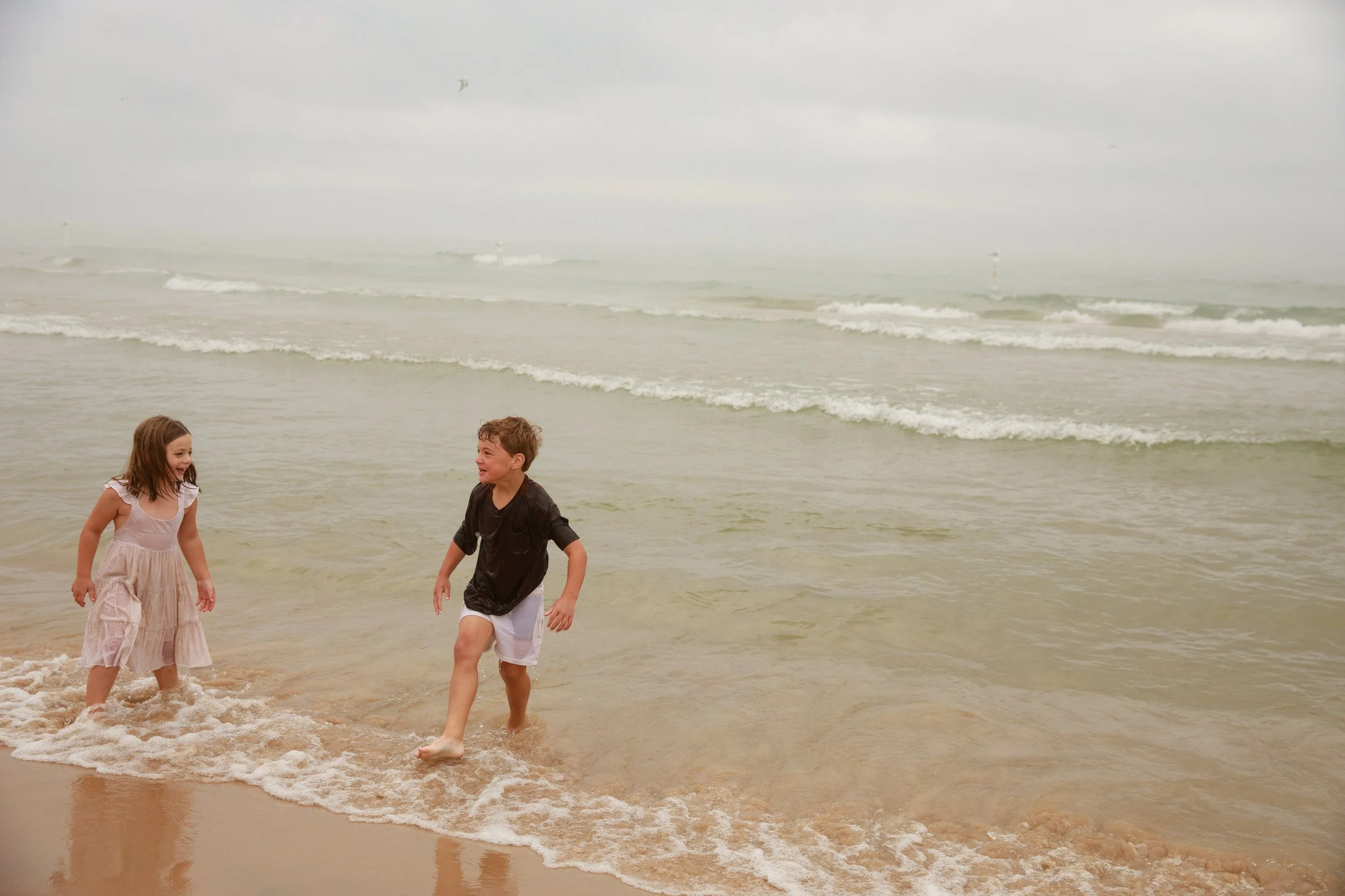 JessicaMax-michigan-family-photographer-pentwater-extended-family-session-documentary-sunrise-303.jpg