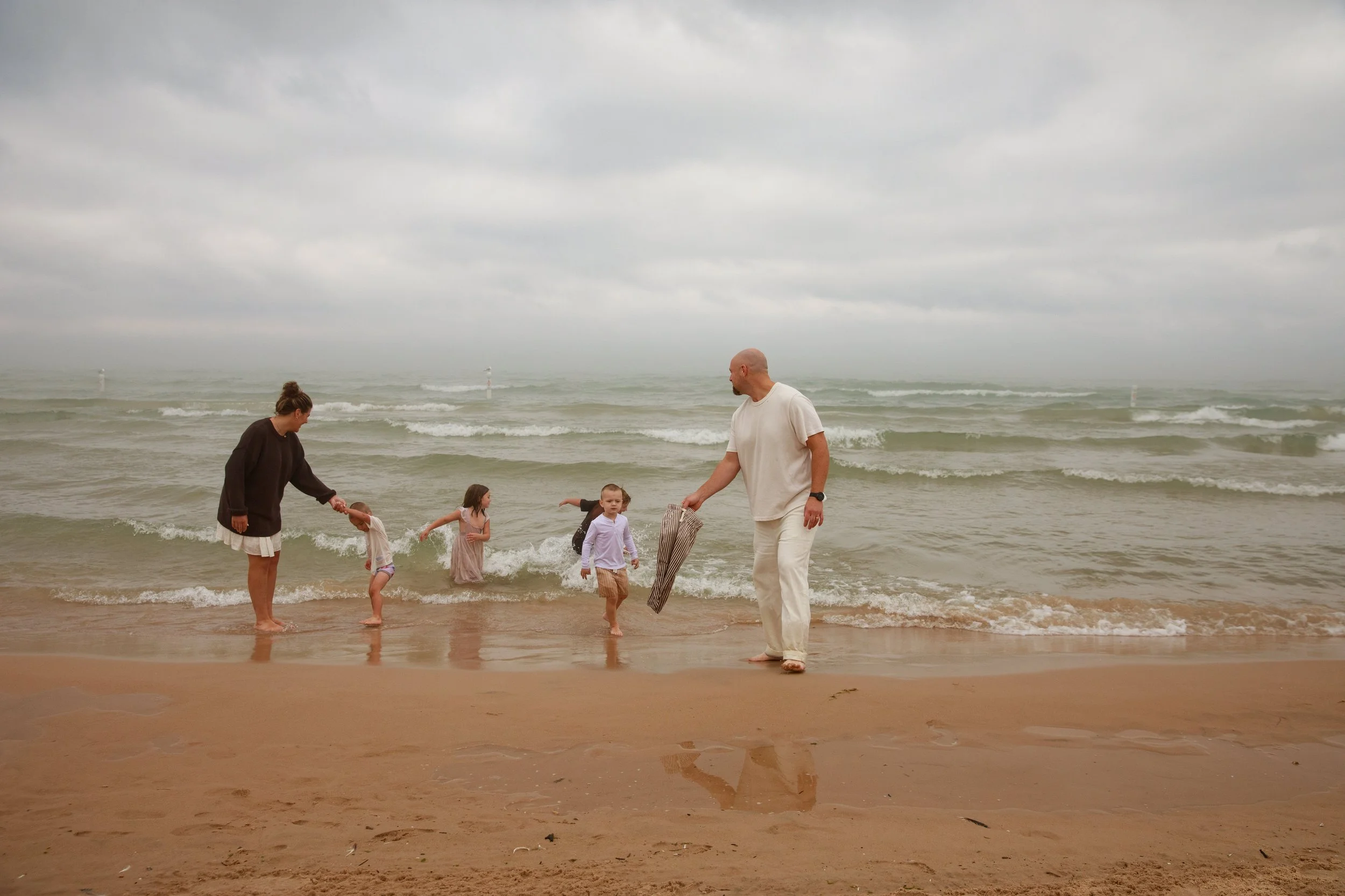 JessicaMax-michigan-family-photographer-pentwater-extended-family-session-documentary-sunrise-331.jpg