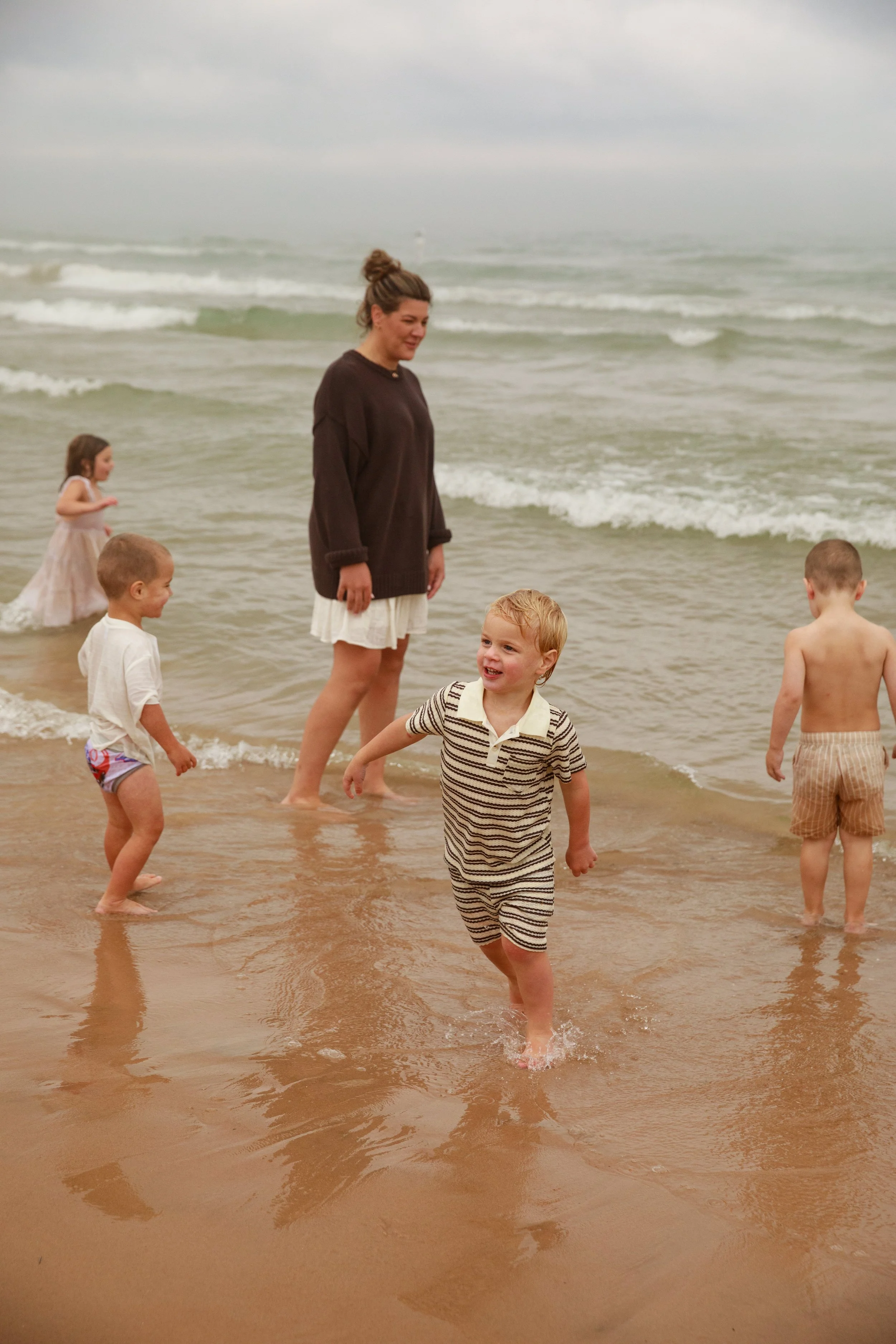 JessicaMax-michigan-family-photographer-pentwater-extended-family-session-documentary-sunrise-337.jpg