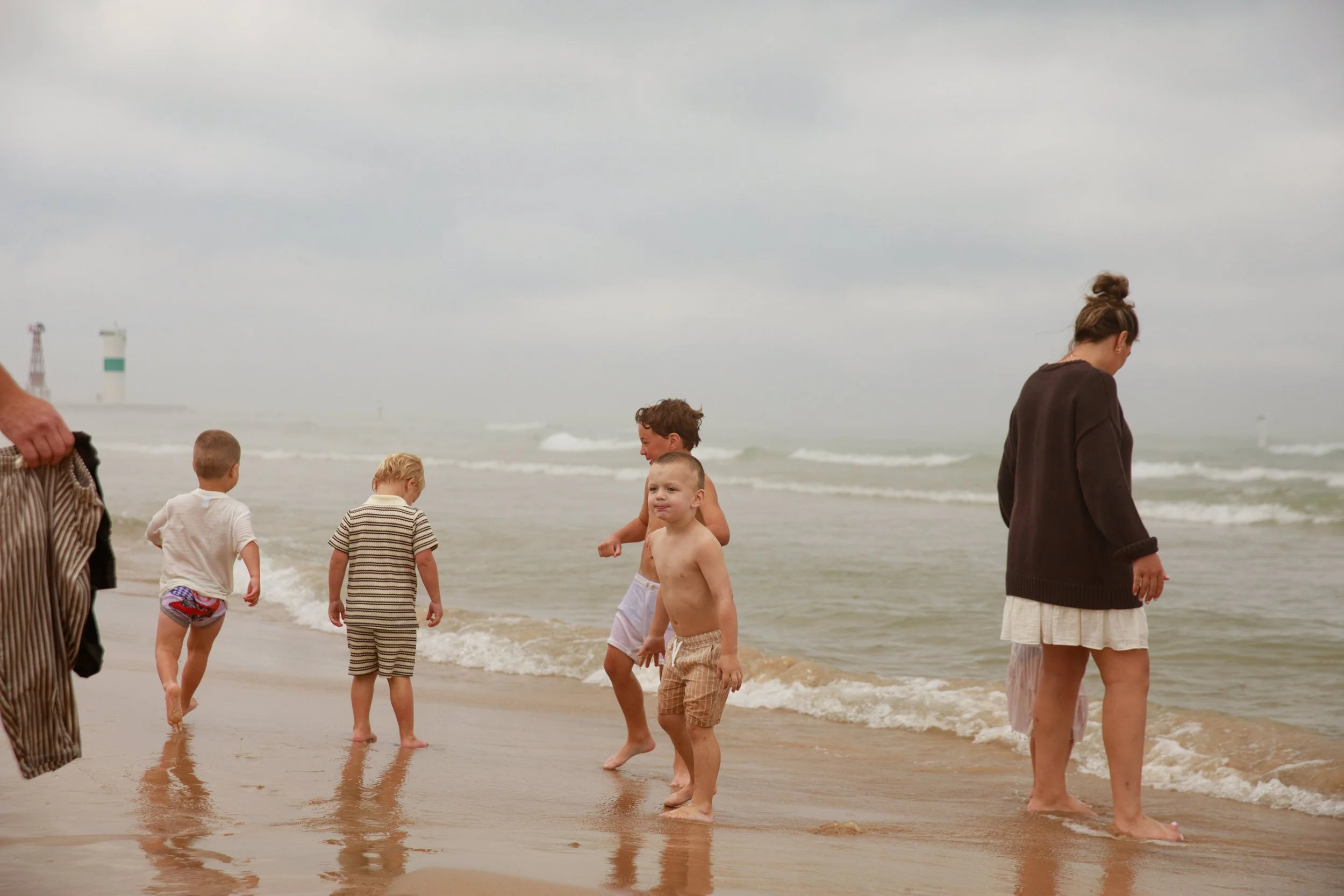 JessicaMax-michigan-family-photographer-pentwater-extended-family-session-documentary-sunrise-342.jpg