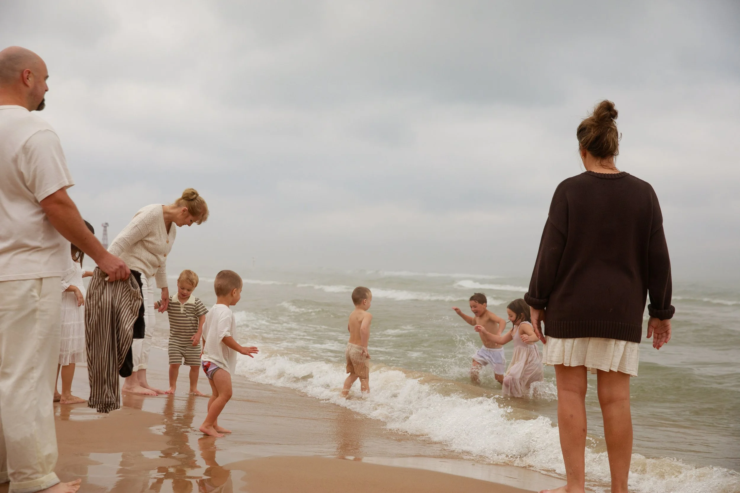 JessicaMax-michigan-family-photographer-pentwater-extended-family-session-documentary-sunrise-343.jpg