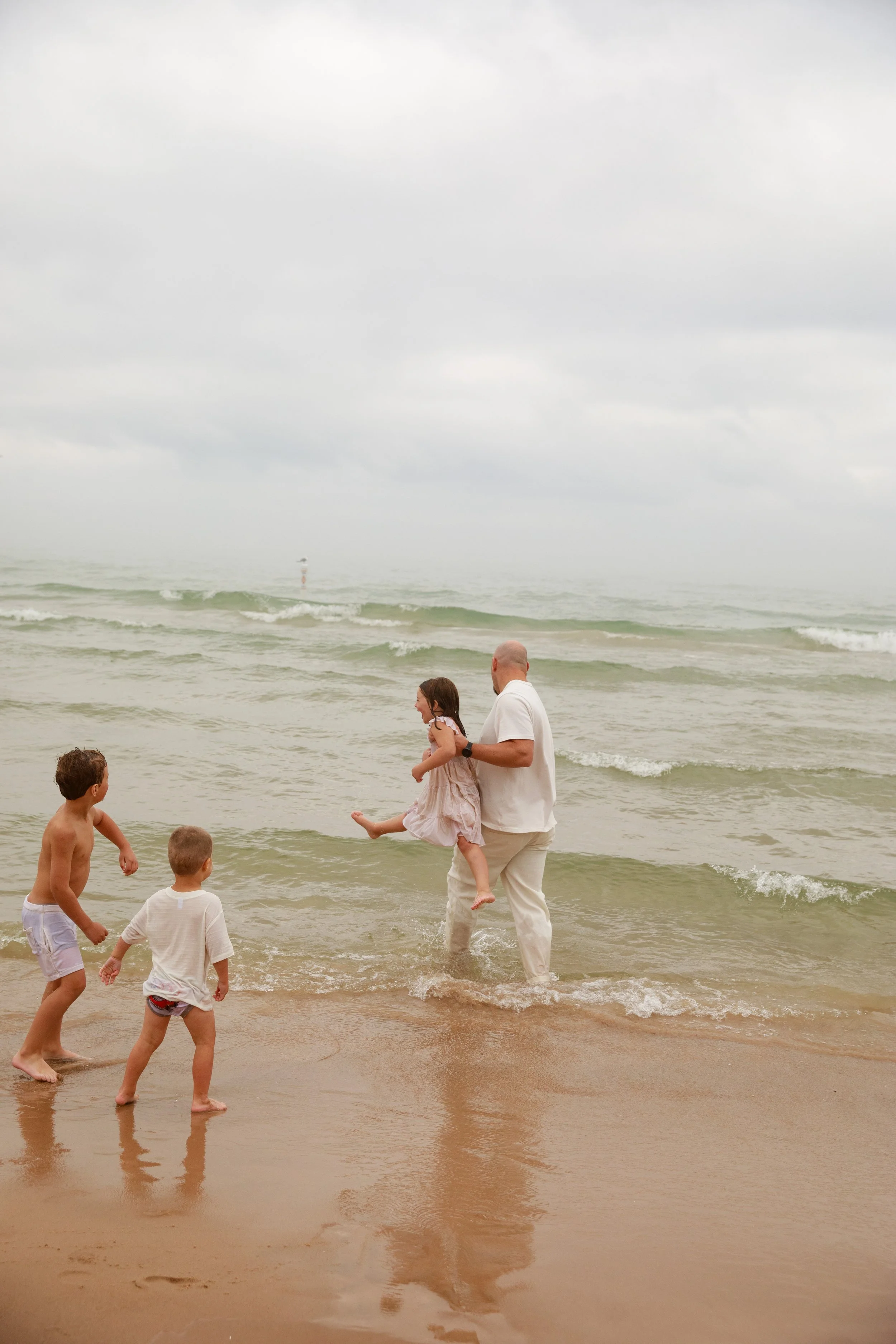 JessicaMax-michigan-family-photographer-pentwater-extended-family-session-documentary-sunrise-353.jpg