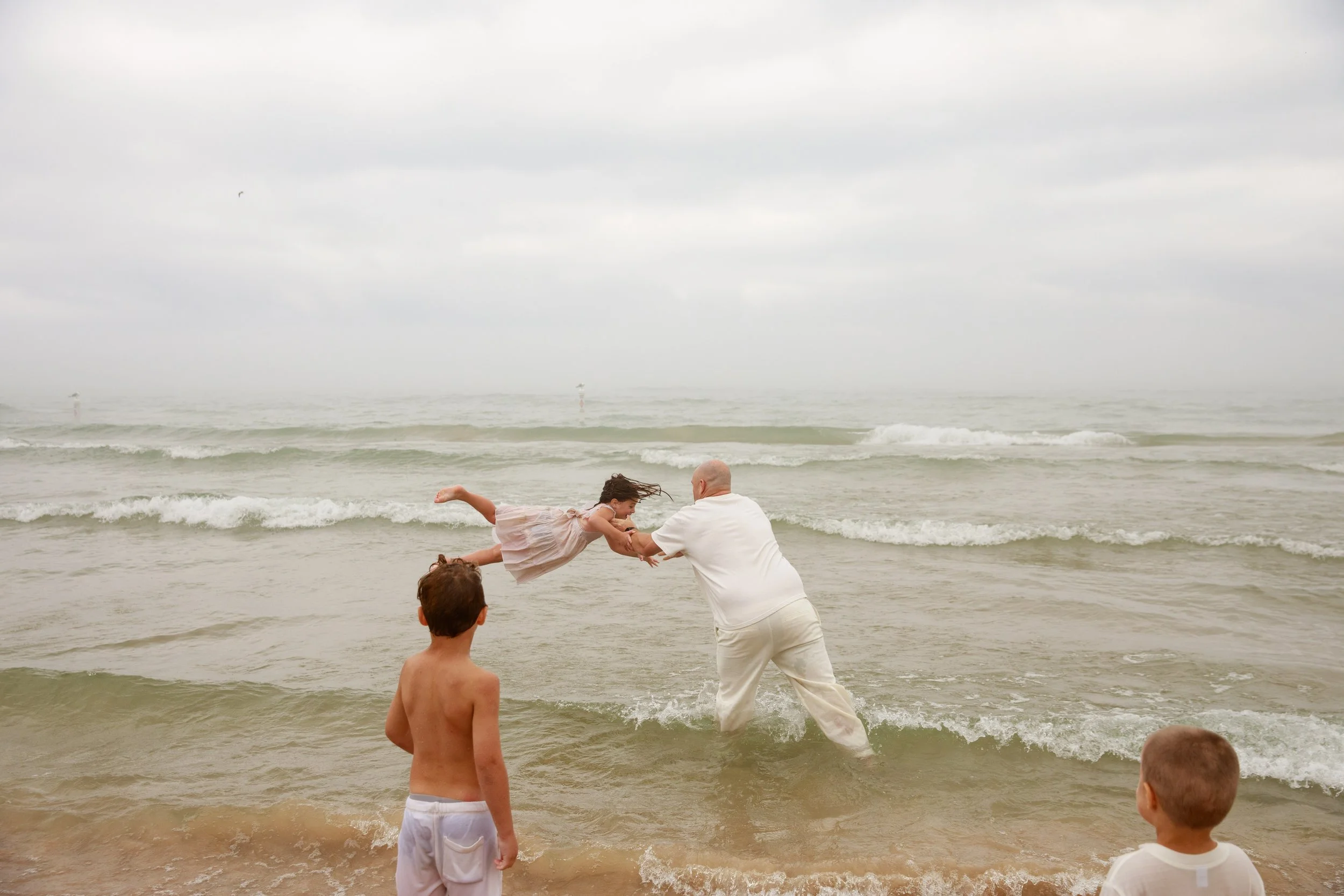JessicaMax-michigan-family-photographer-pentwater-extended-family-session-documentary-sunrise-365.jpg