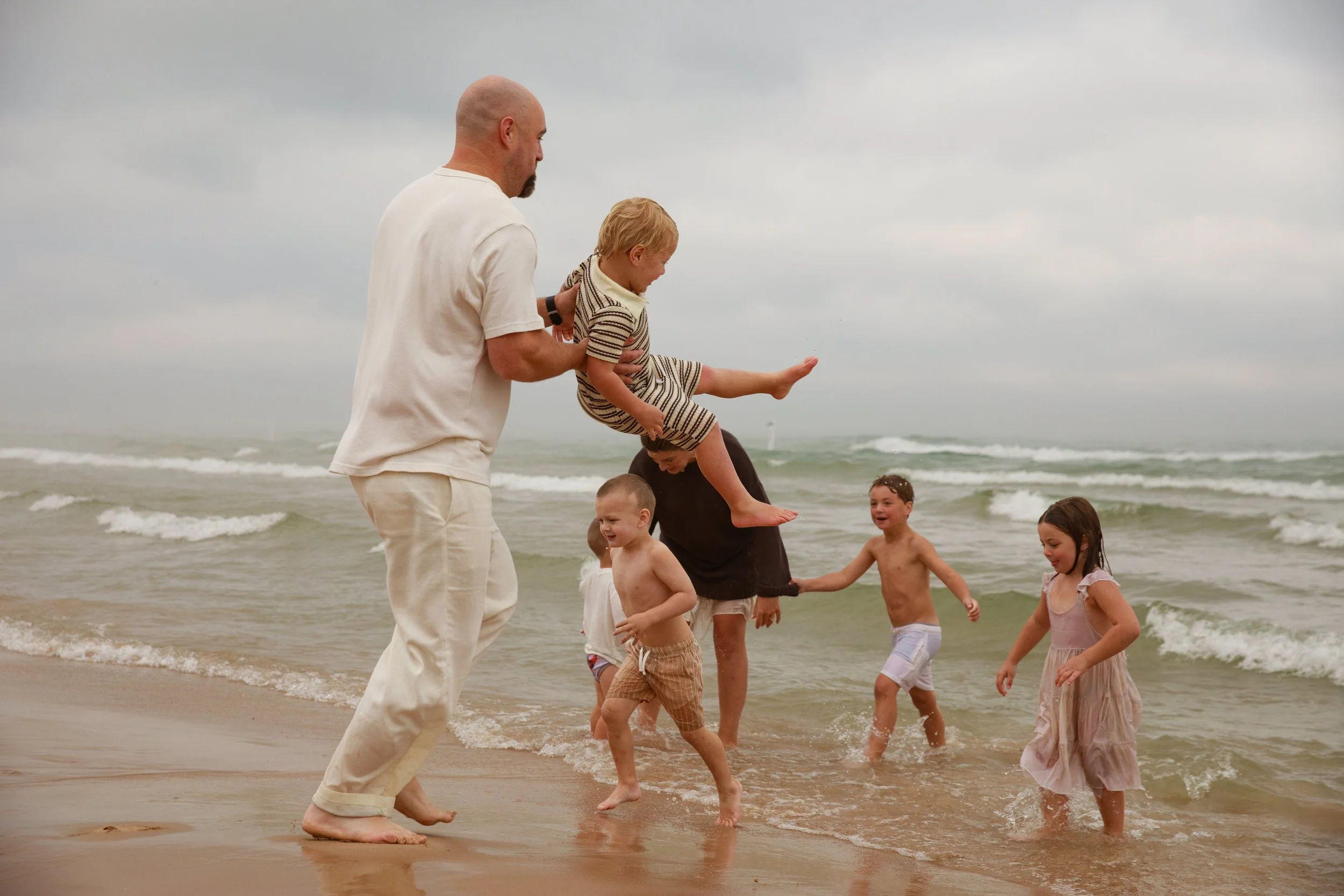 Courtney &amp; Devin // Sunrise Pentwater Extended Family Session