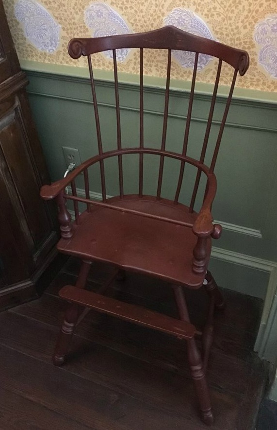  Another highchair in the dining room 