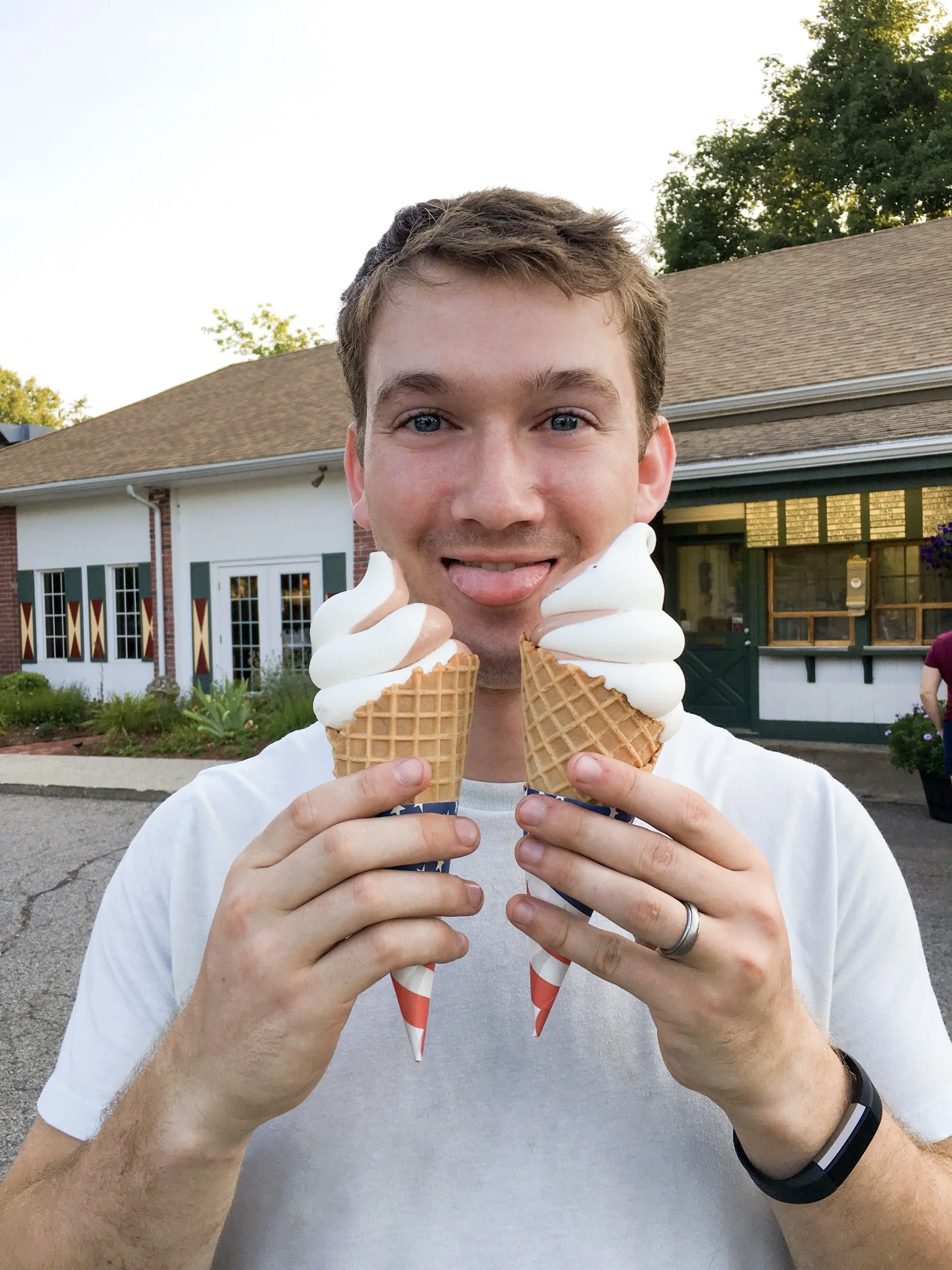 Bedford Farms Ice CreamNEW ENGLAND ICE CREAM STAND