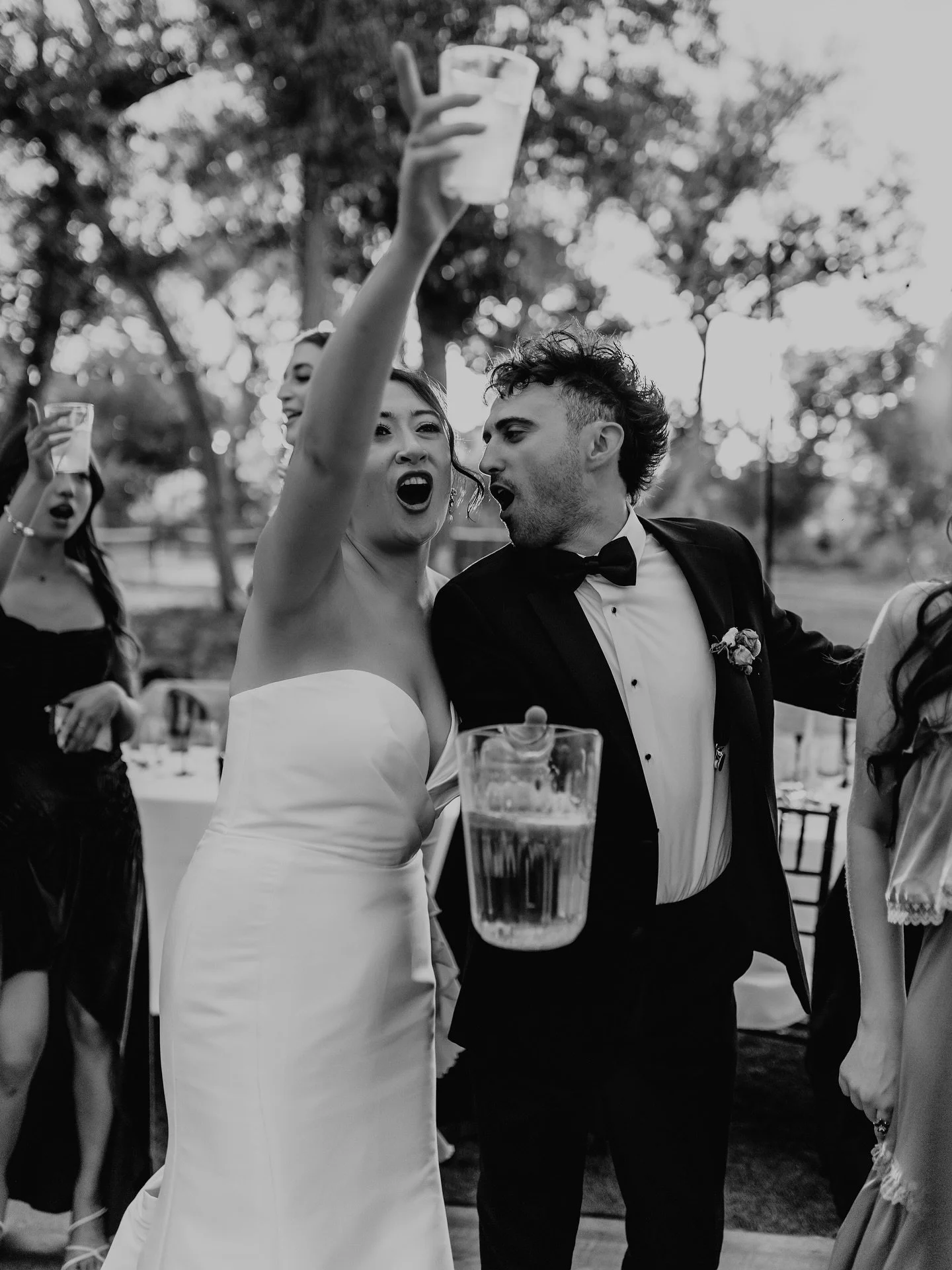 This wedding was a freakin PARTY!!!! It may have been a record amount of beer pitchers I&rsquo;ve seen drunk individually 😝 

#wedding #utahweddingphotographer #zionswedding #microwedding