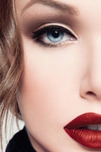 red lipstick.jpg