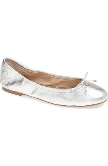 Sam Edelman Felicia Flat One of the most comfortable flats out there! Super cute with skinny jeans and a navy striped shirt and bright red purse.