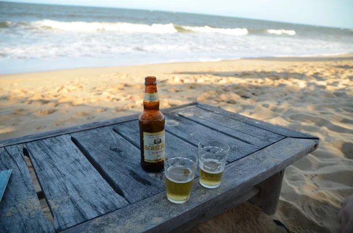  Oceanside refreshments | photo by Maleeha Sambur 