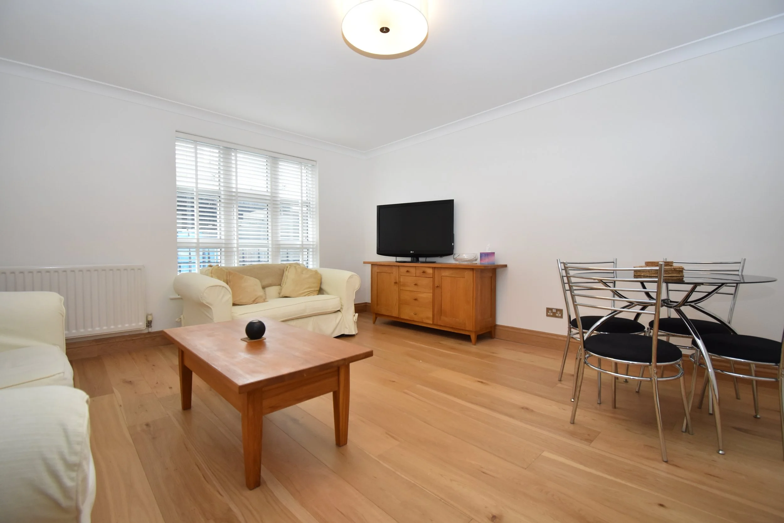 Redan Place, W2 - £325 Per Night 