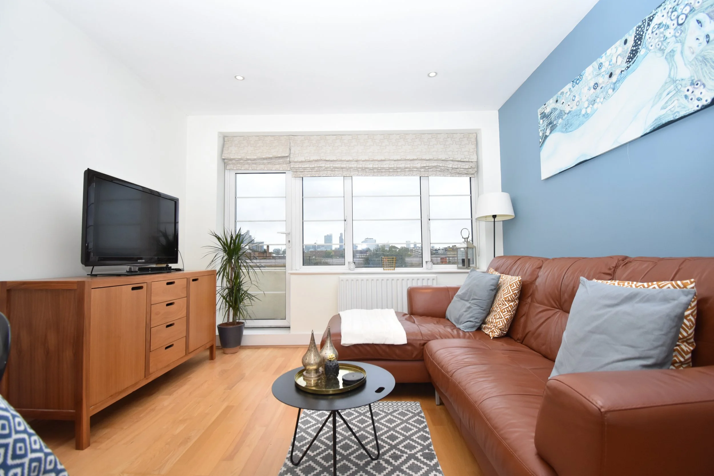 Osier Court, Osier Street, E1 4AP - £2,200 PCM 