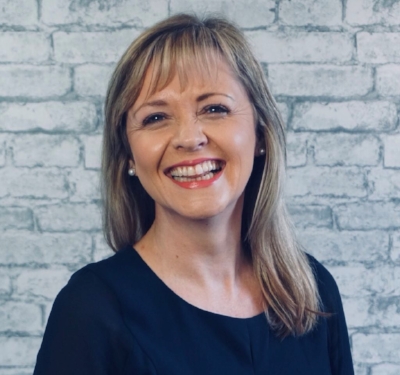 Caroline Thompson Headshot.jpg