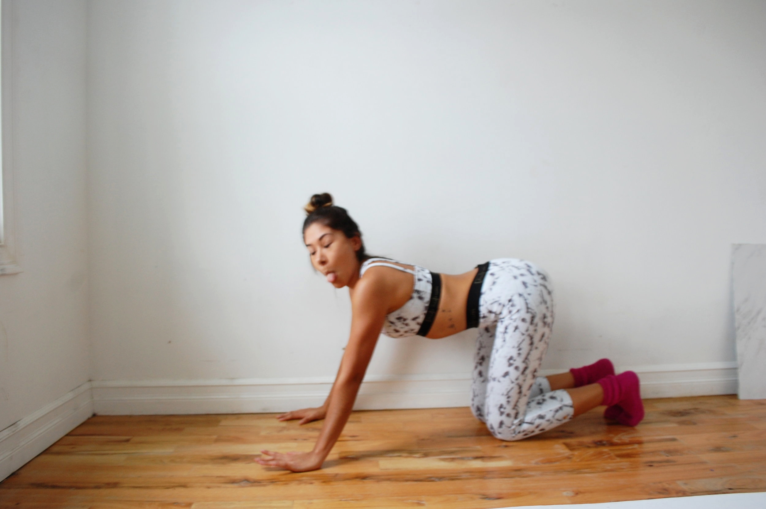 then do a weird face and shake it off, you killed it sista! // wearing: top and leggins Aurum Activewear