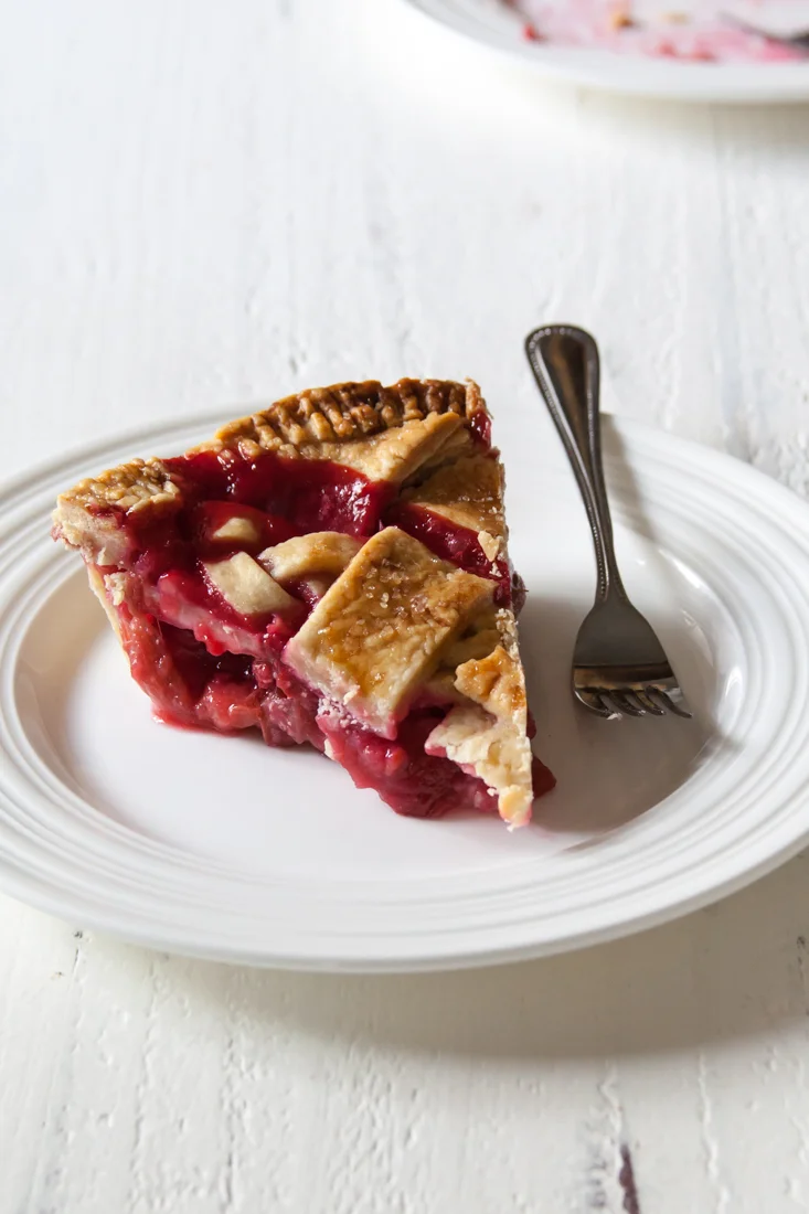 Rhubarb Berry Pie — Style Sweet