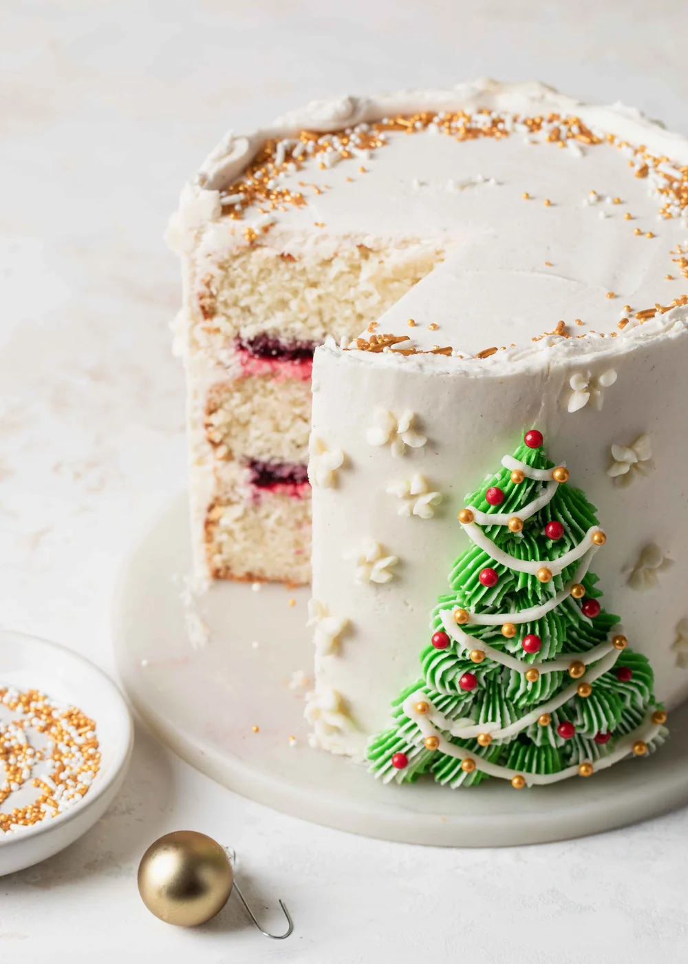How to Make a Christmas Tree Cake