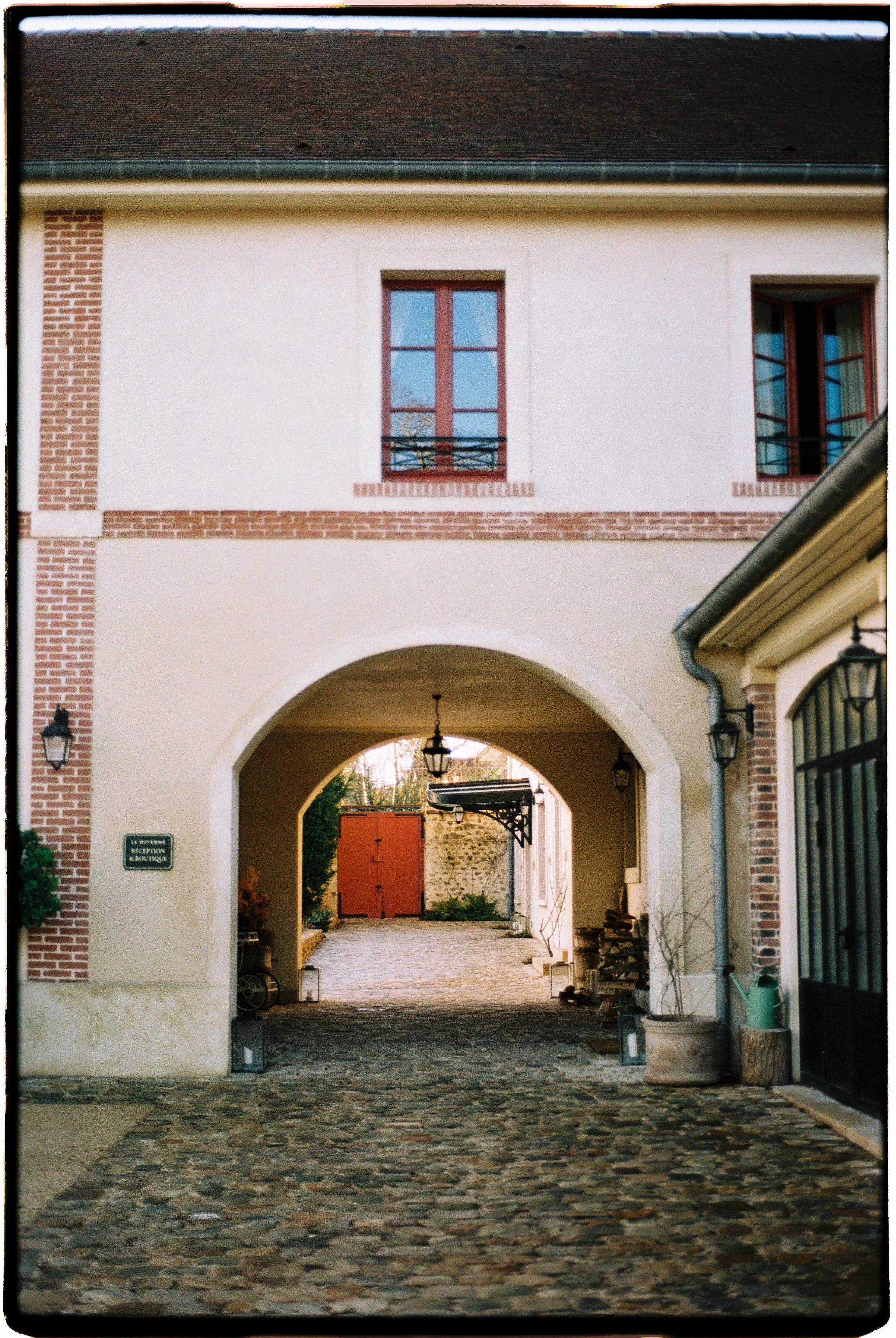 R1-01312-0023.jpg
