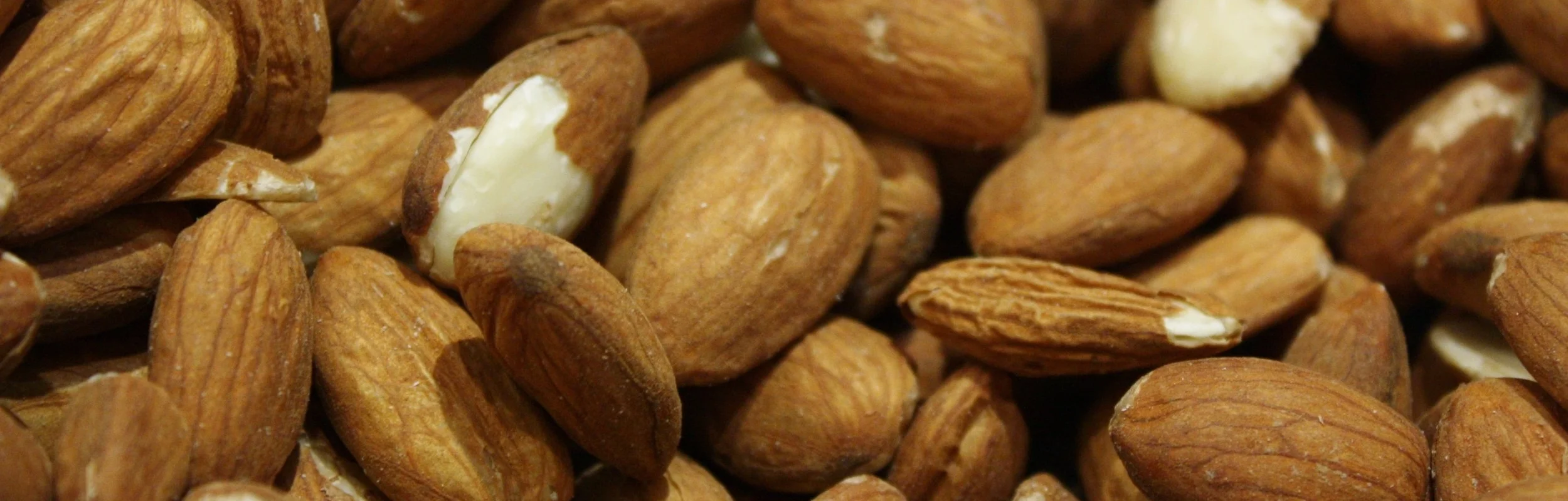 Almonds energy