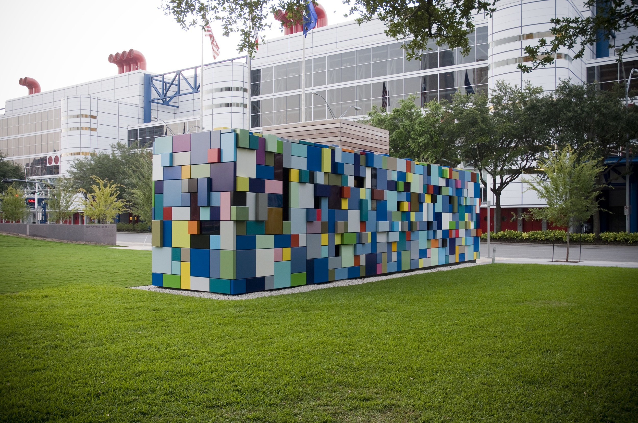 Margo Sawyer, 2008, Synchronicity of Color , Discovery Green, Houston, TX, Houston Municipal Art Collection. Photo: Beryl Striewski