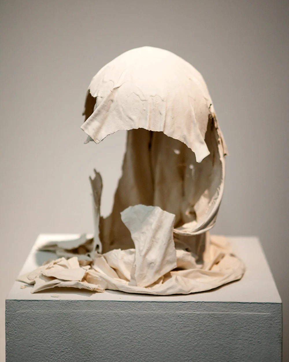 Memory of the head cover, 2012, Ceramic, Collection: Absence of head