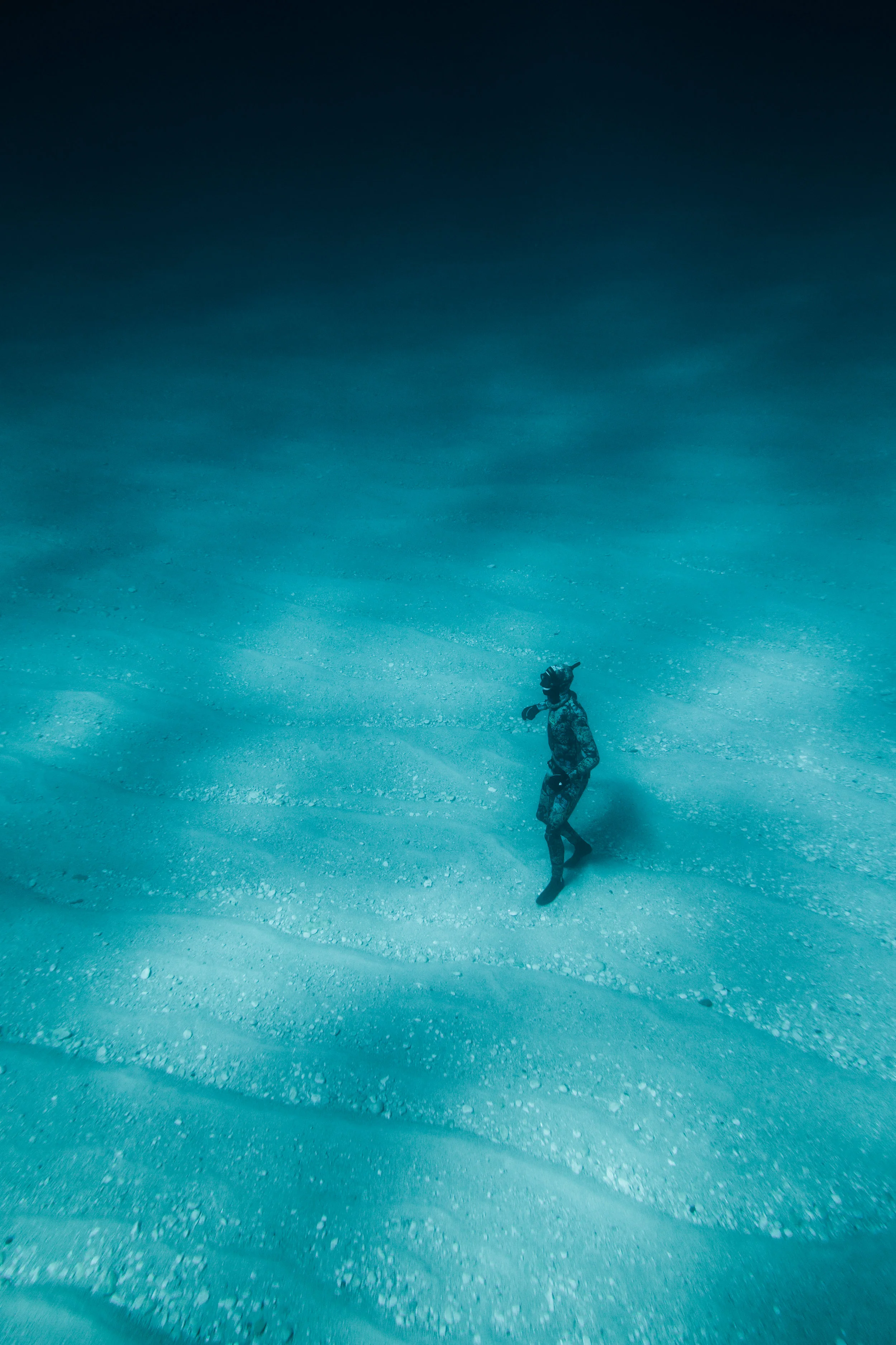 Freediving on the soft sand and pebbles of Lake Huron. ©Geoff Coombs