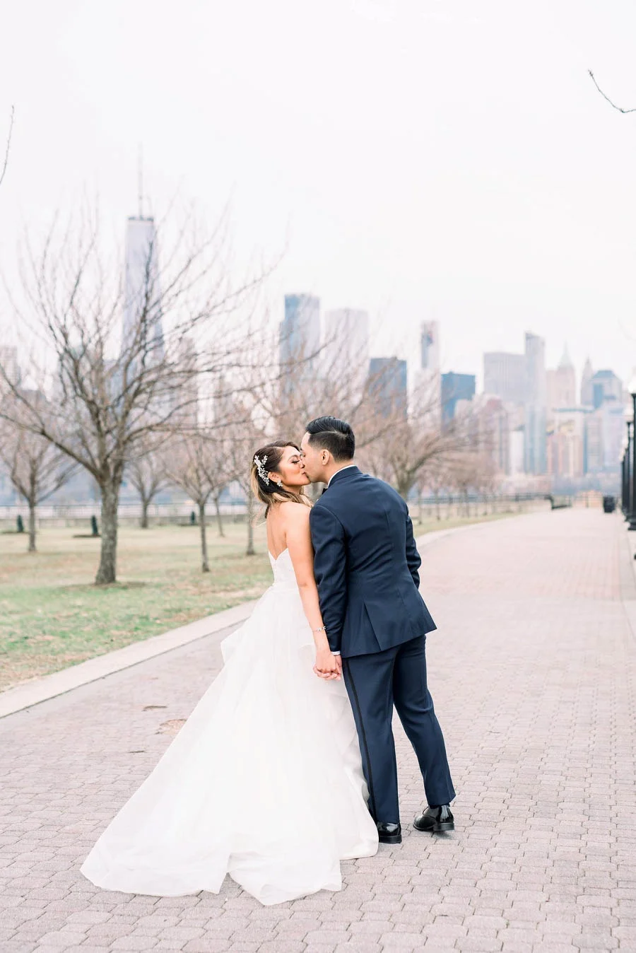Liberty House wedding in Jersey City photographed by NJ wedding photographer, Myra Roman Photography