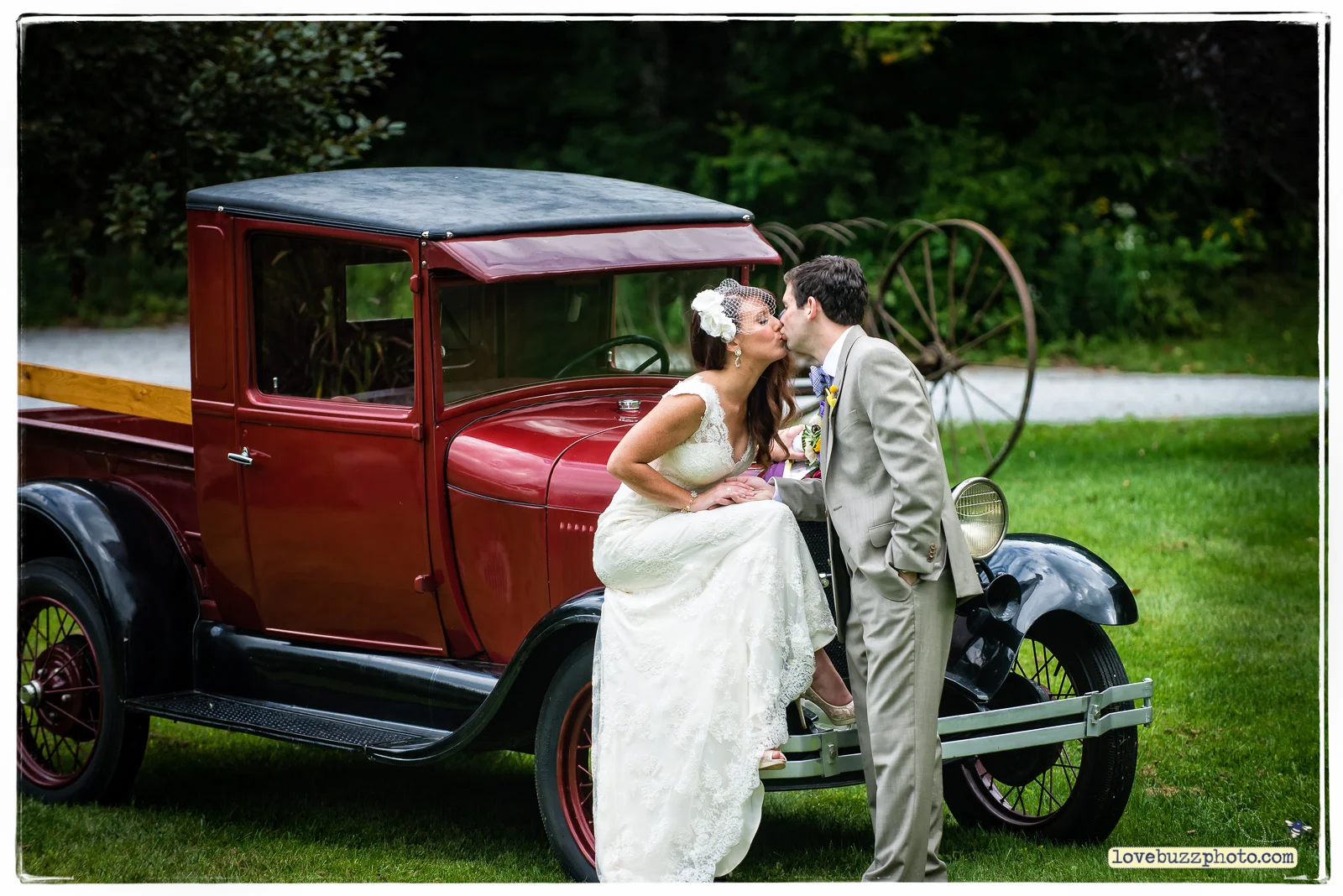 Jim&Jodi_ByLoveBuzzPhoto-167-1.jpg