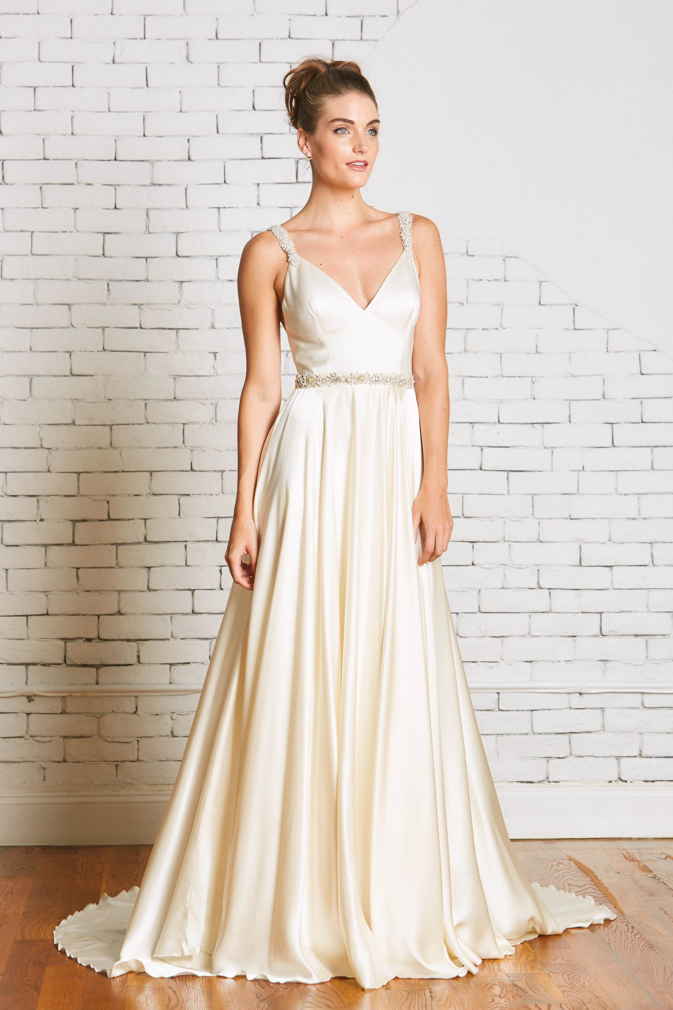 2a.Rebecca_Schoneveld_Sadie_Gown-5.jpg
