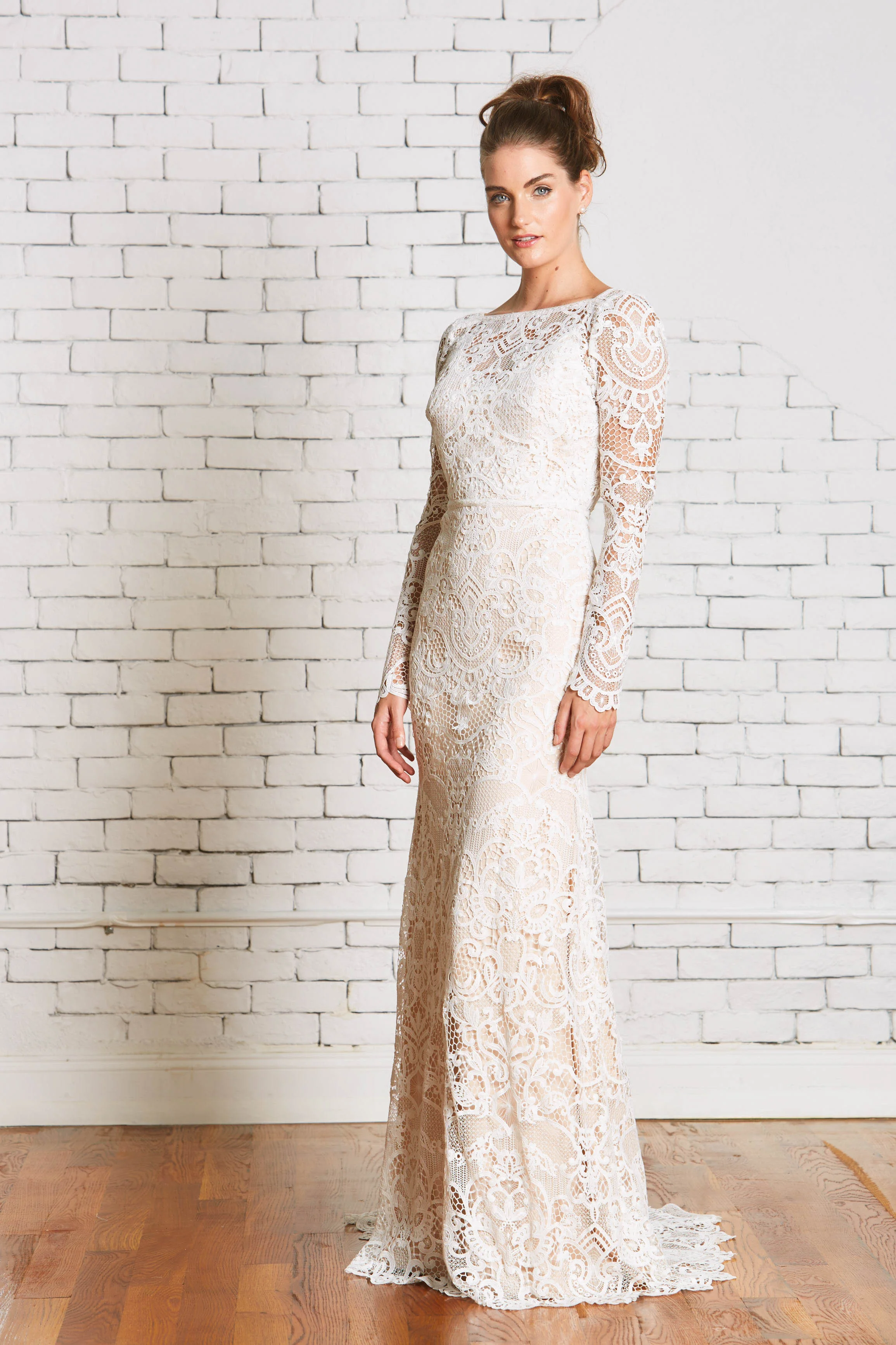 7a.Rebecca_Schoneveld_Freya_top_Siobhan_Gown-13.jpg