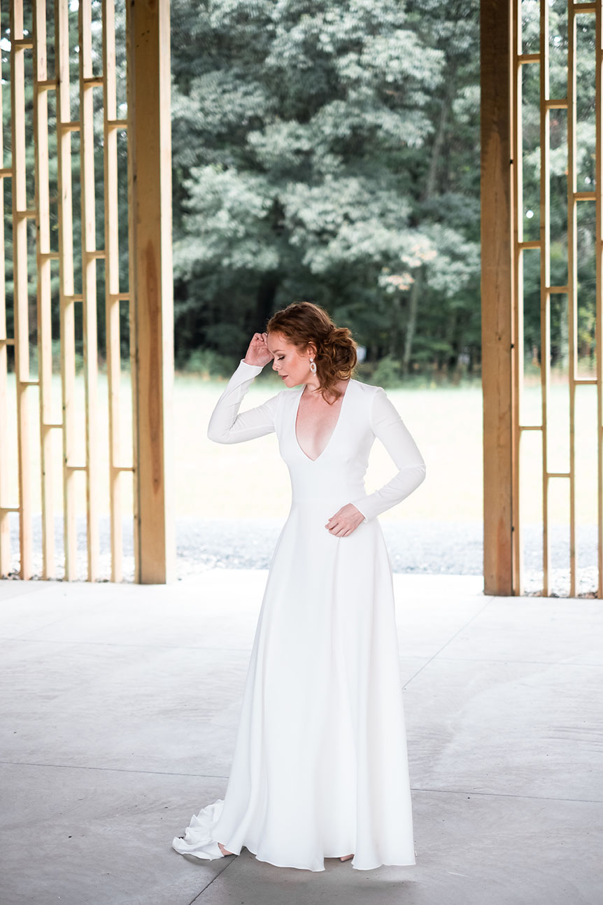 rebecca_schoneveld_morgan_gown_clean_modern_v_neck_long_sleeved_.jpg